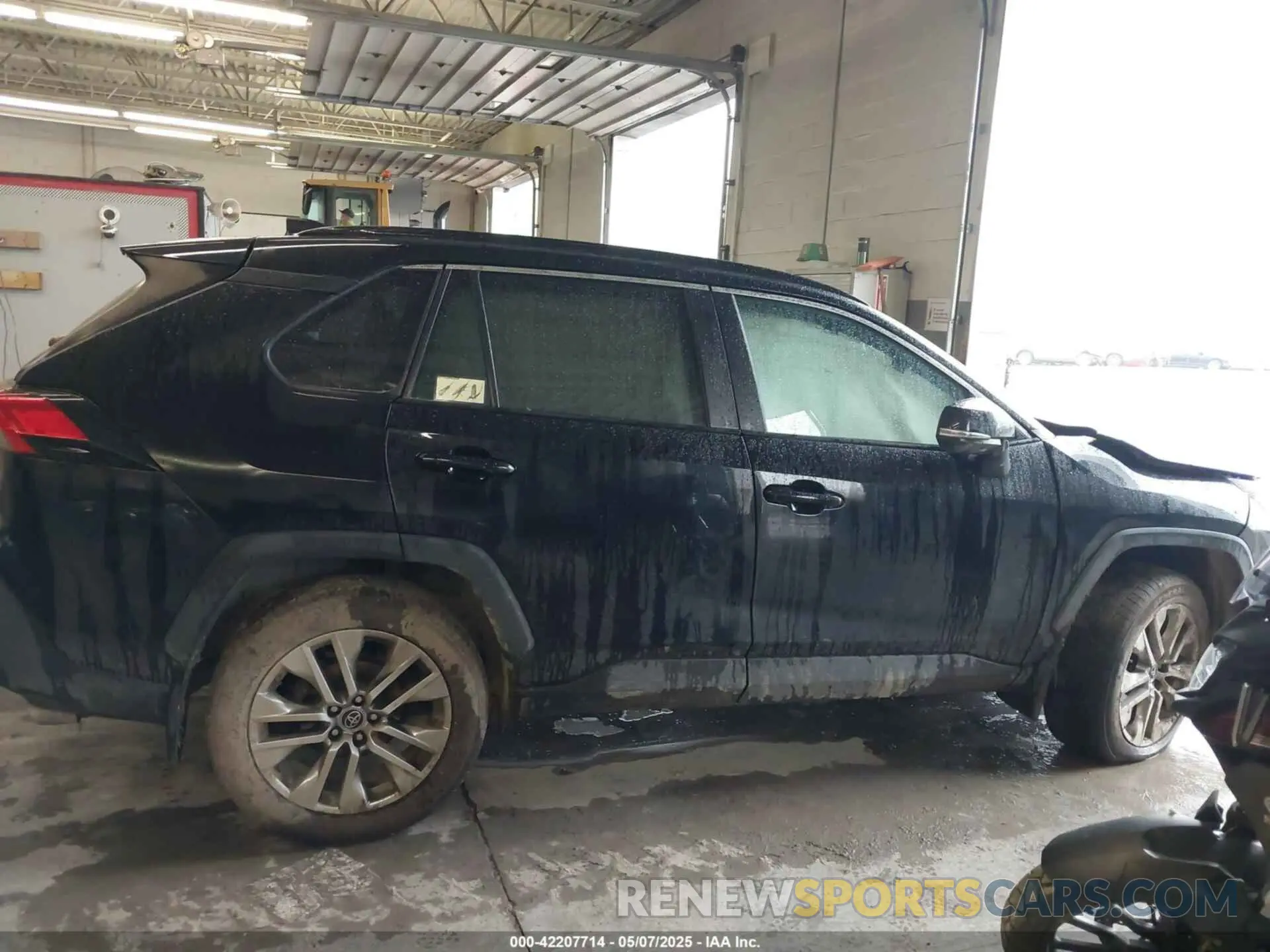 13 Photograph of a damaged car 2T3A1RFV3KC047290 TOYOTA RAV4 2019
