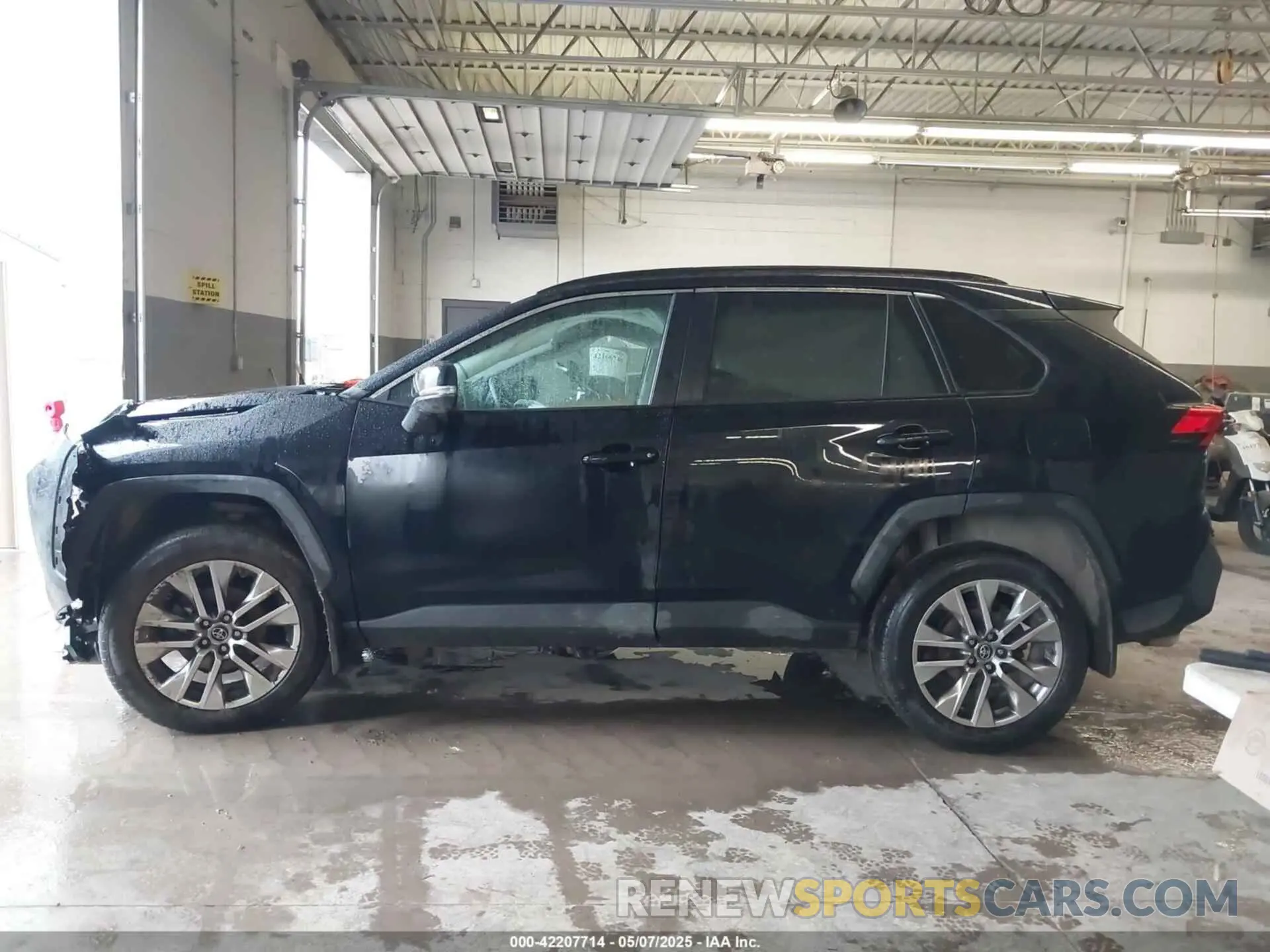14 Photograph of a damaged car 2T3A1RFV3KC047290 TOYOTA RAV4 2019