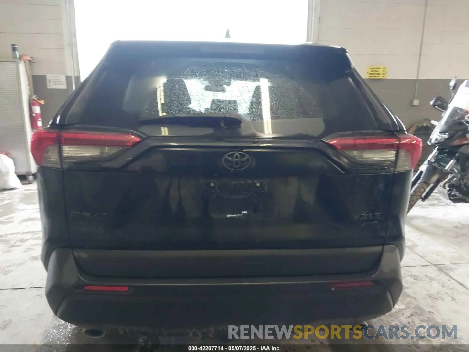 16 Photograph of a damaged car 2T3A1RFV3KC047290 TOYOTA RAV4 2019