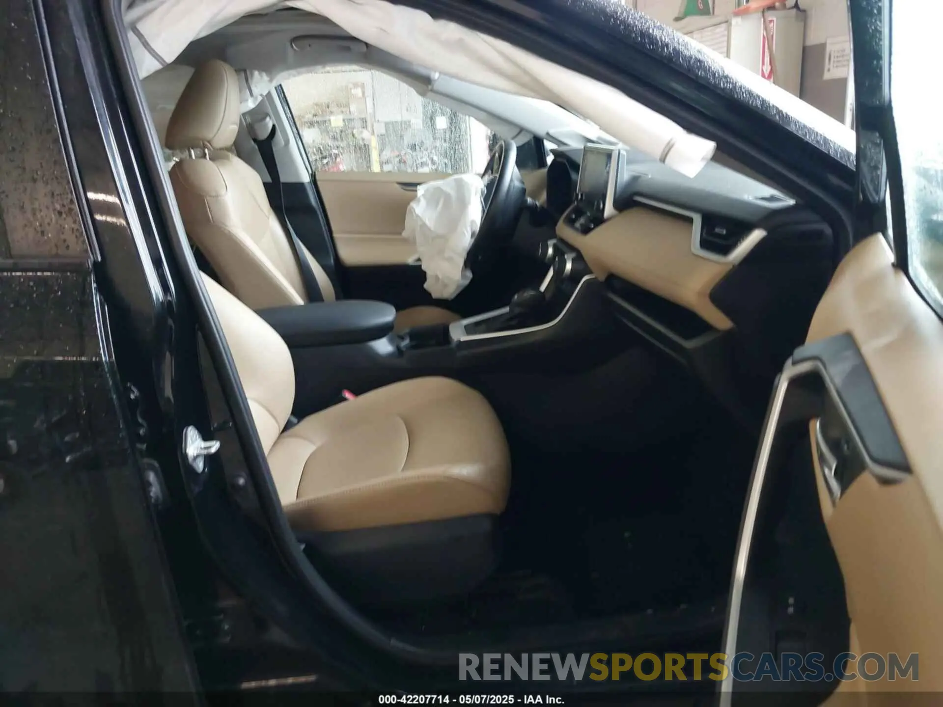 5 Photograph of a damaged car 2T3A1RFV3KC047290 TOYOTA RAV4 2019