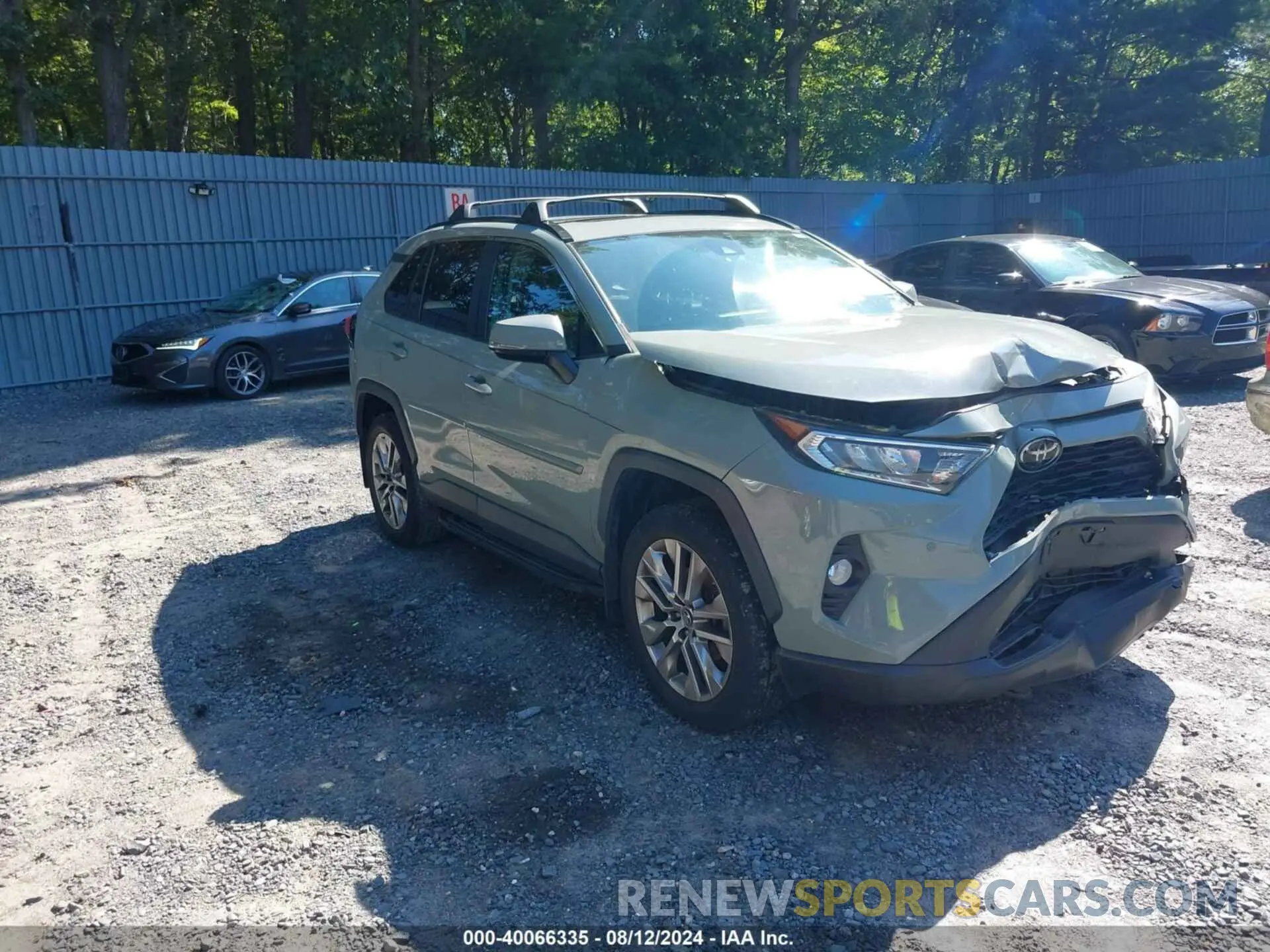1 Photograph of a damaged car 2T3A1RFV3KW040015 TOYOTA RAV4 2019