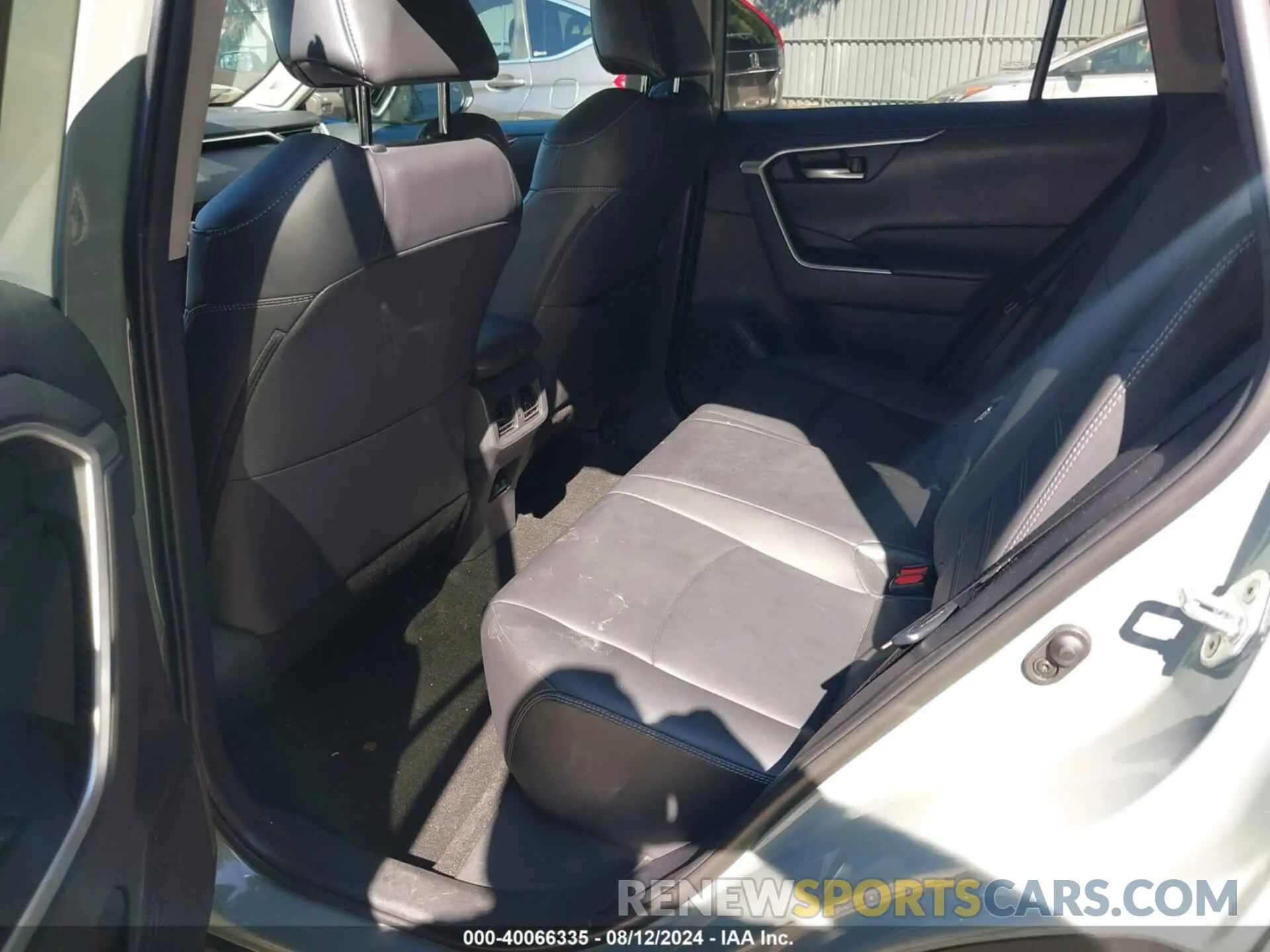 8 Photograph of a damaged car 2T3A1RFV3KW040015 TOYOTA RAV4 2019
