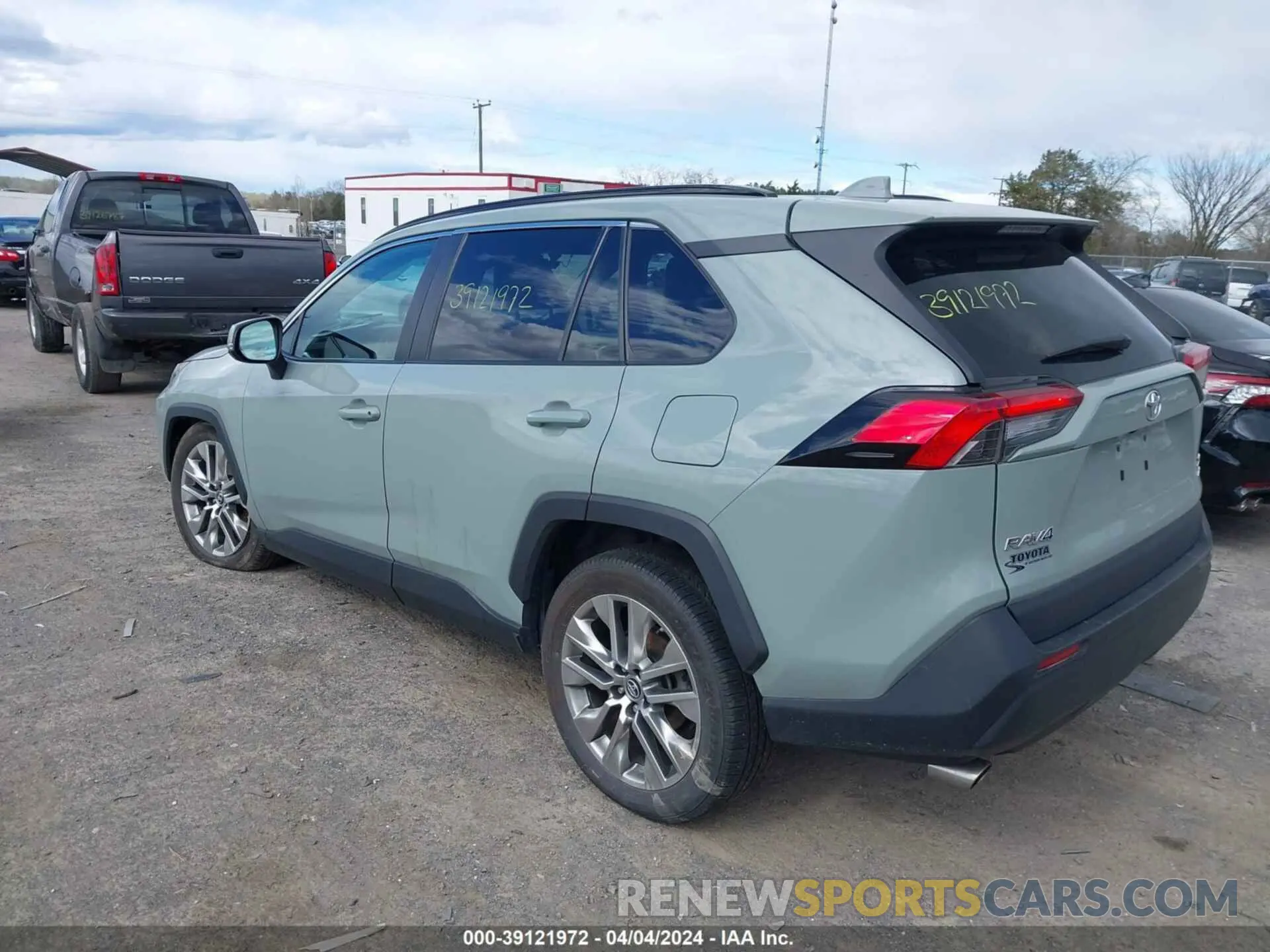 3 Фотография поврежденного автомобиля 2T3A1RFV3KW045053 TOYOTA RAV4 2019