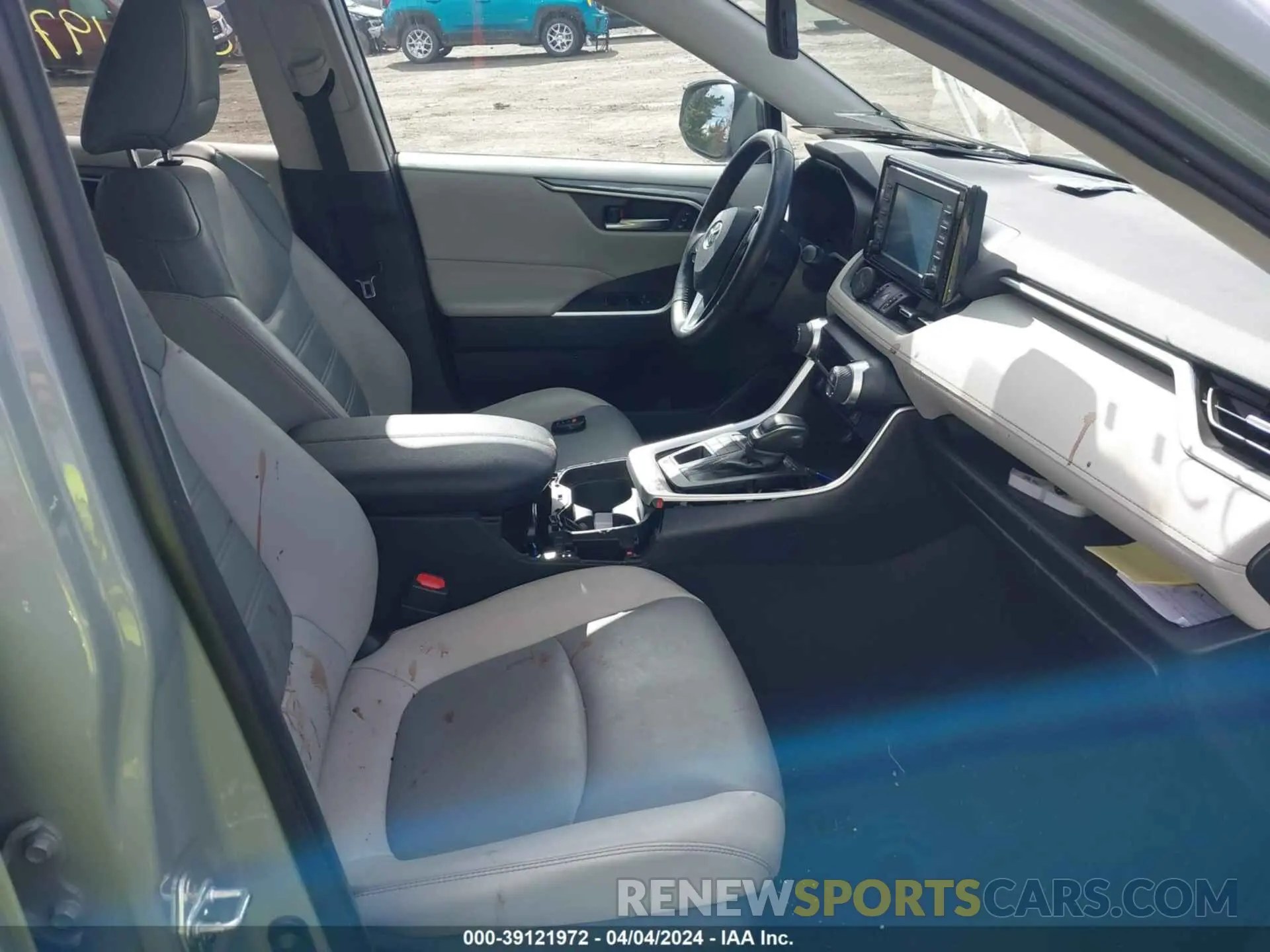 5 Фотография поврежденного автомобиля 2T3A1RFV3KW045053 TOYOTA RAV4 2019