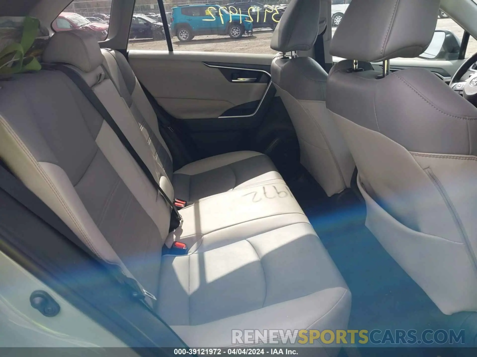 8 Фотография поврежденного автомобиля 2T3A1RFV3KW045053 TOYOTA RAV4 2019