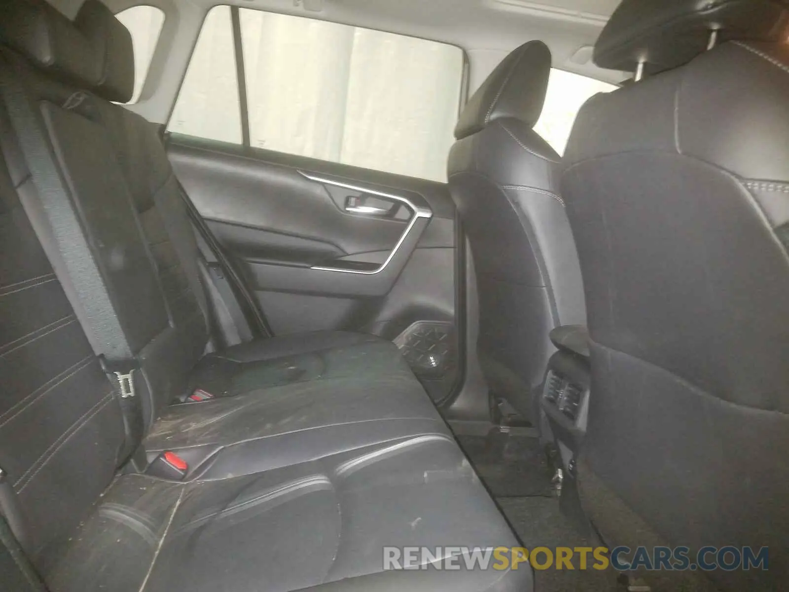 6 Photograph of a damaged car 2T3A1RFV3KW047482 TOYOTA RAV4 2019