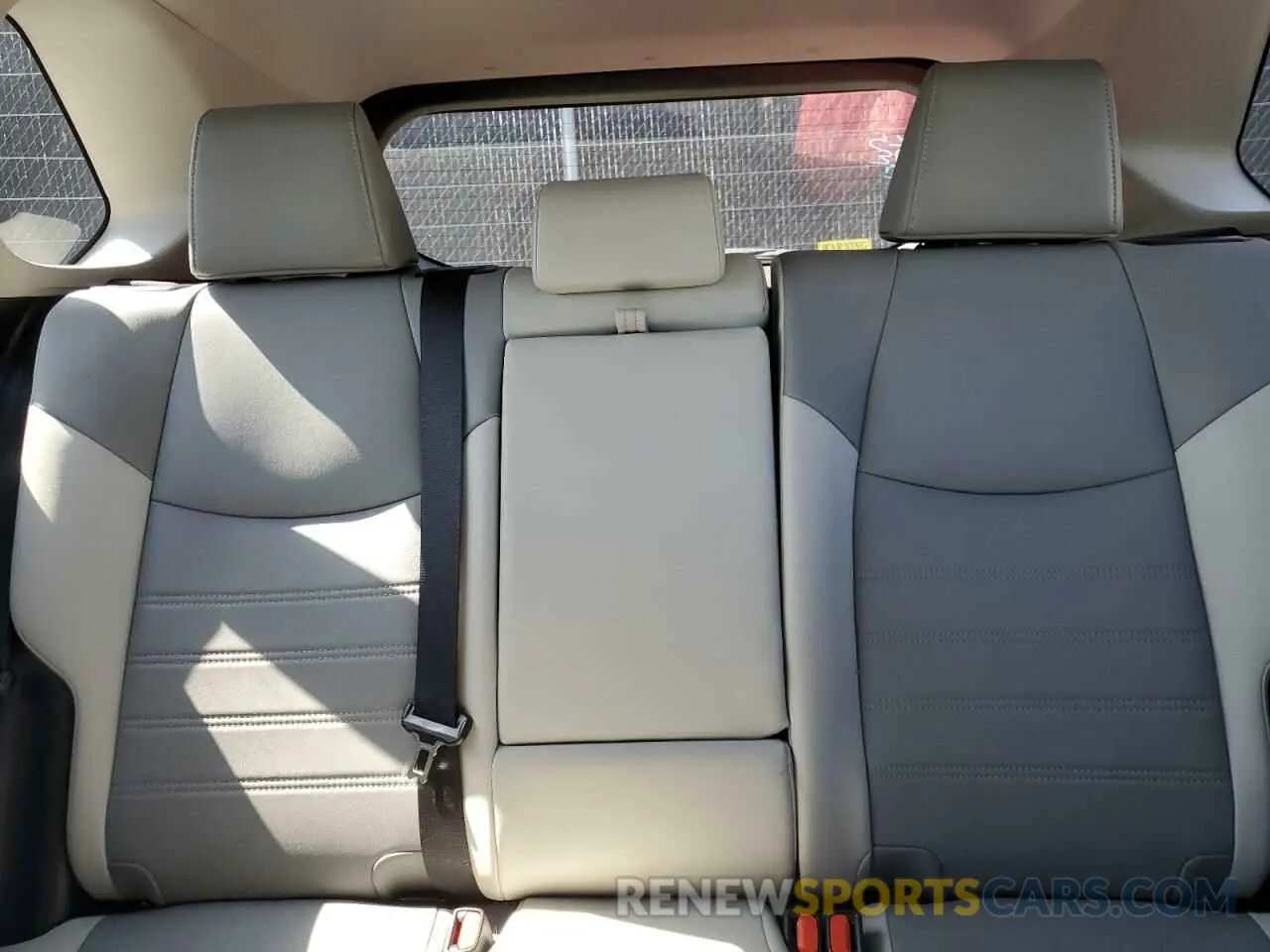 10 Фотография поврежденного автомобиля 2T3A1RFV4KC050683 TOYOTA RAV4 2019