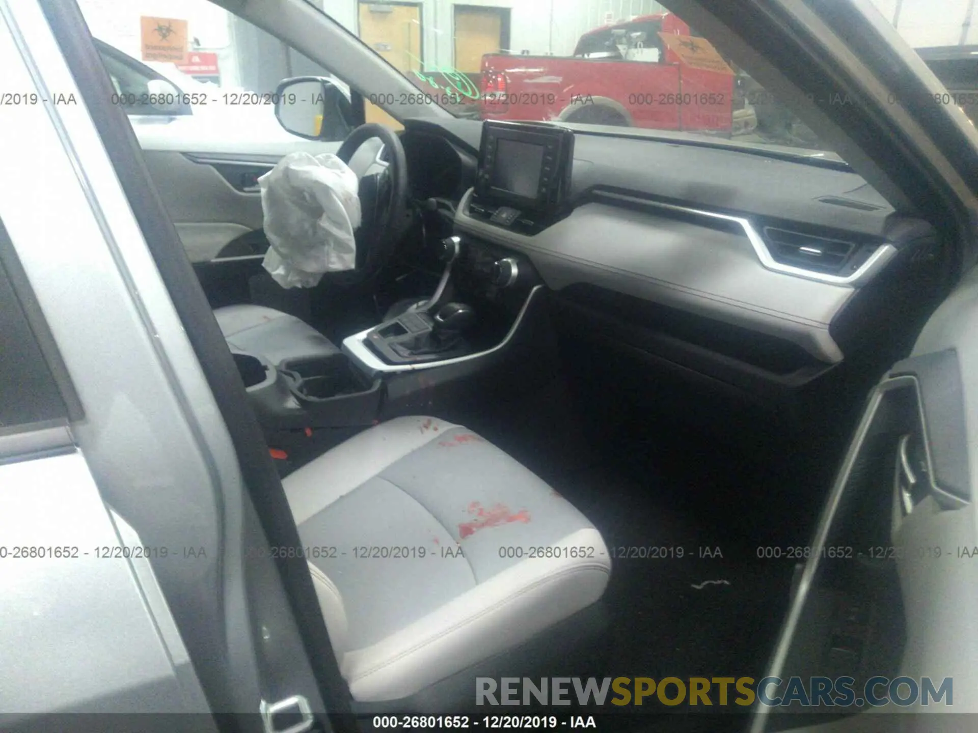 5 Photograph of a damaged car 2T3A1RFV6KC042911 TOYOTA RAV4 2019