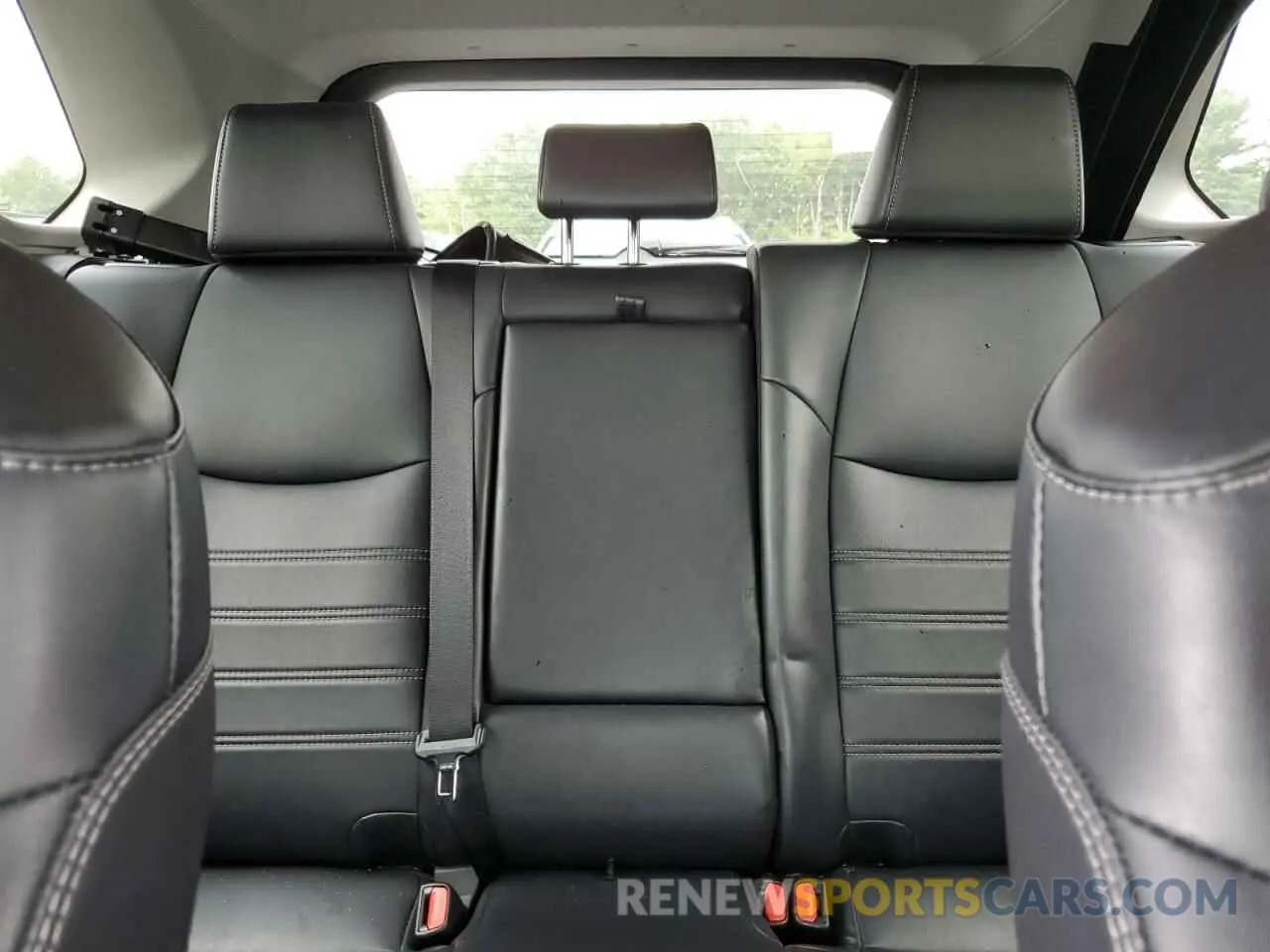10 Photograph of a damaged car 2T3A1RFV6KC058736 TOYOTA RAV4 2019