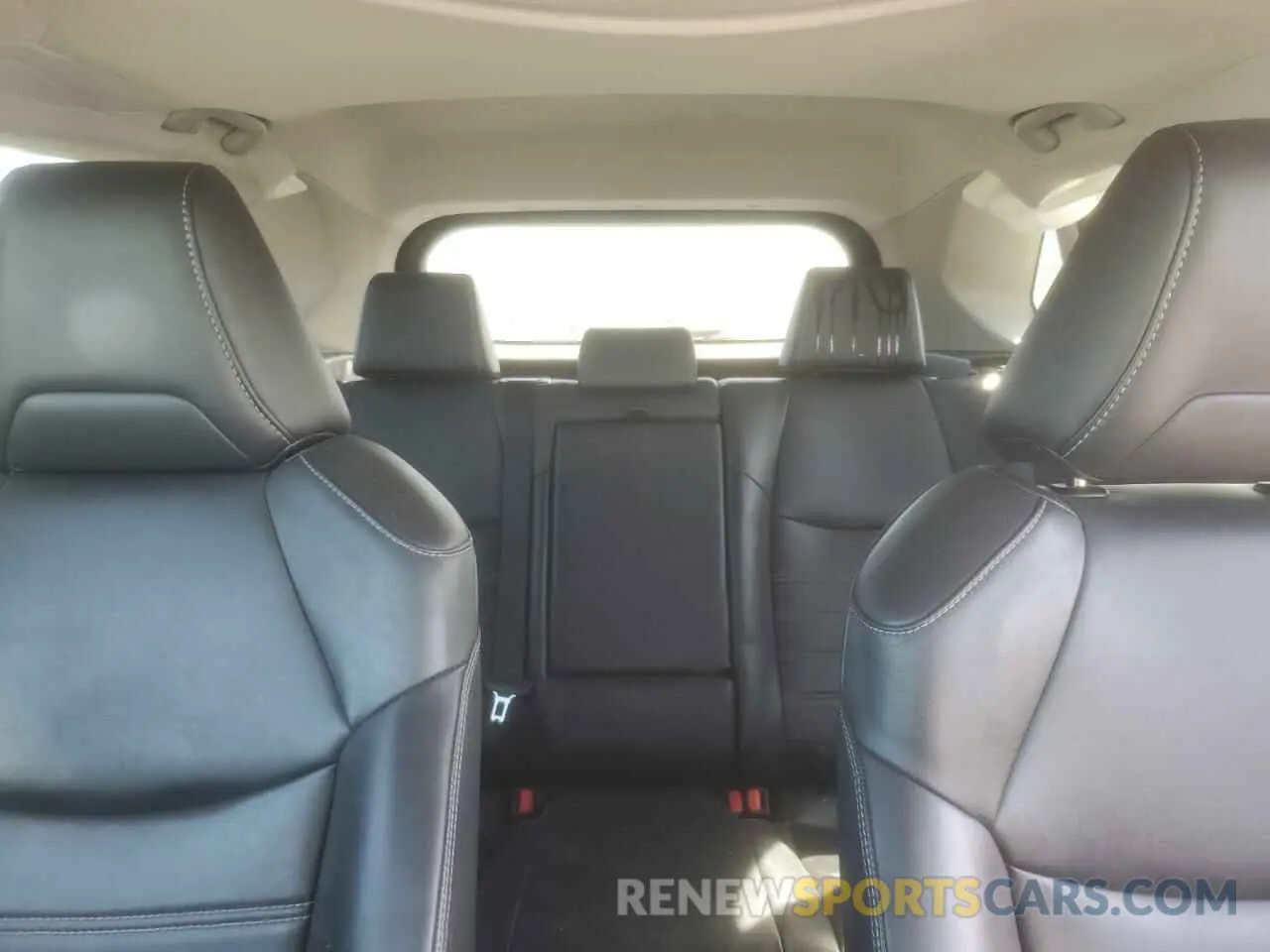 10 Photograph of a damaged car 2T3A1RFV7KW063765 TOYOTA RAV4 2019