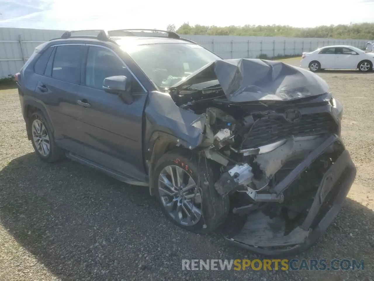 4 Photograph of a damaged car 2T3A1RFV7KW063765 TOYOTA RAV4 2019