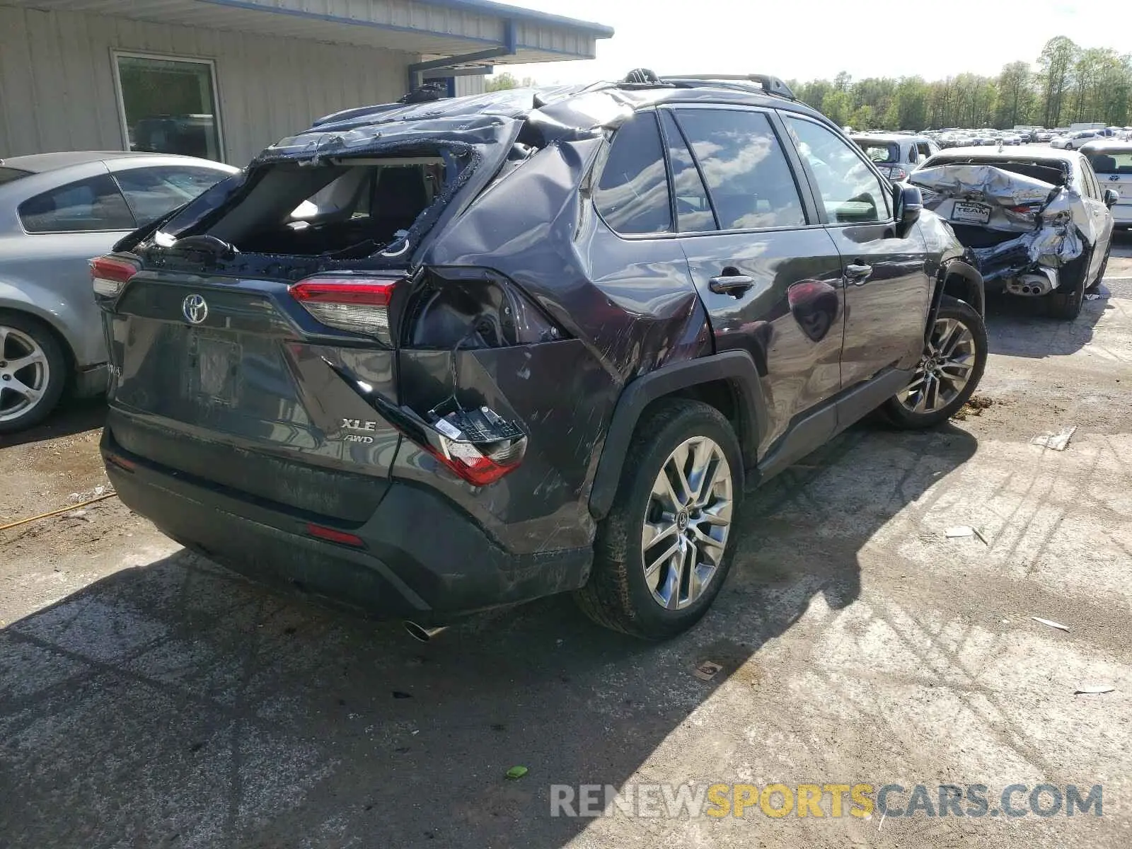 4 Photograph of a damaged car 2T3A1RFV7KW067024 TOYOTA RAV4 2019