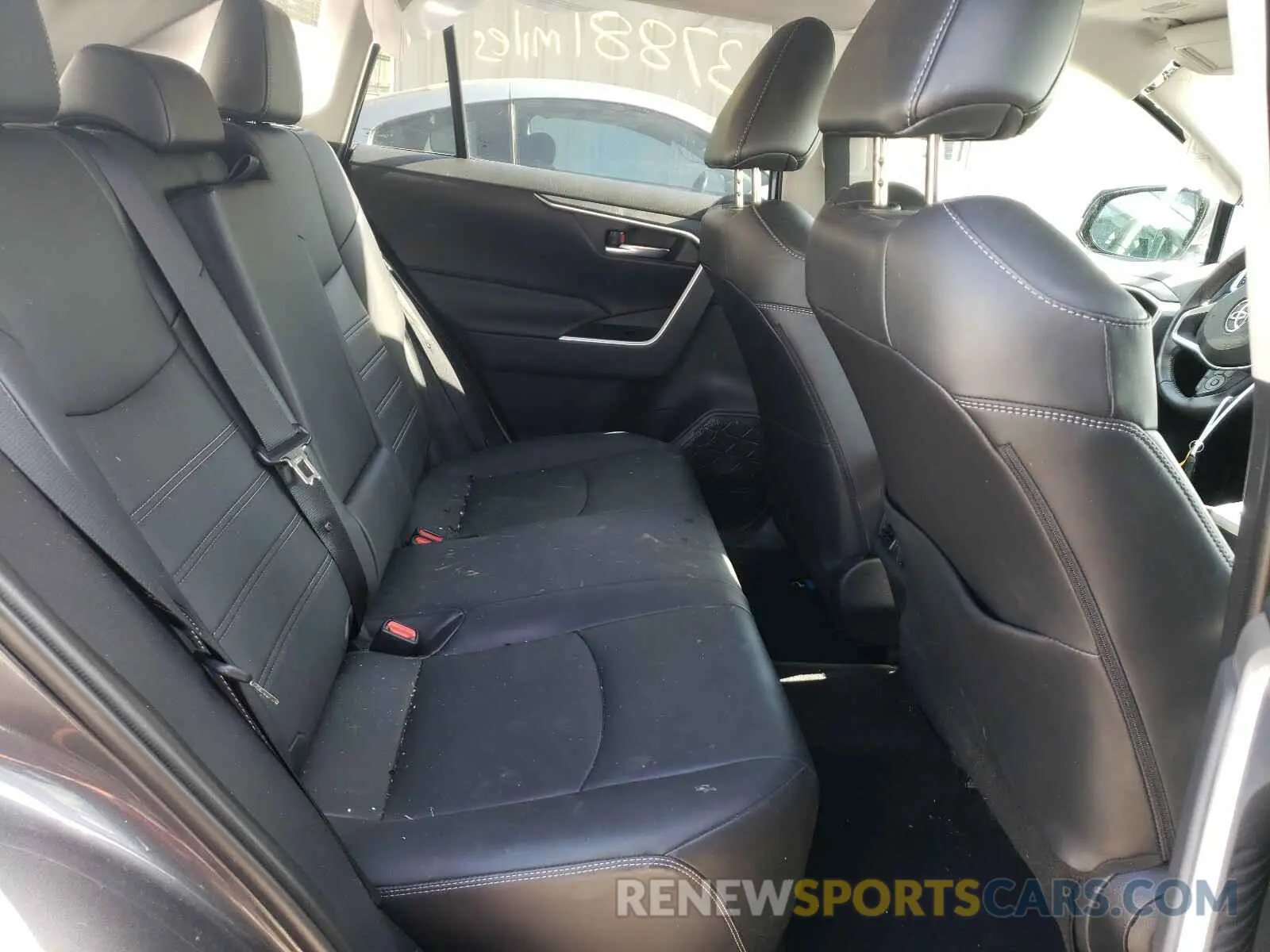 6 Photograph of a damaged car 2T3A1RFV7KW067024 TOYOTA RAV4 2019