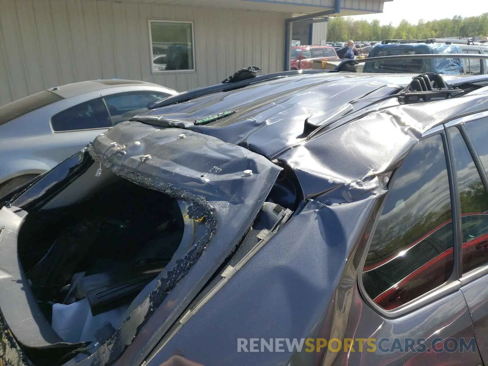 9 Photograph of a damaged car 2T3A1RFV7KW067024 TOYOTA RAV4 2019