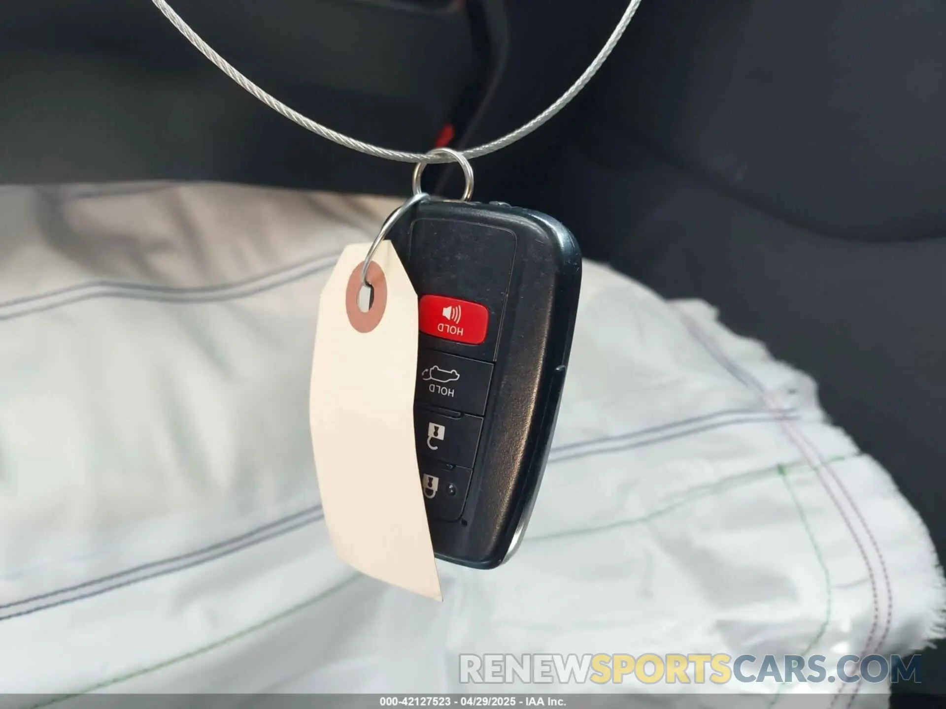 11 Photograph of a damaged car 2T3A1RFV8KW063483 TOYOTA RAV4 2019
