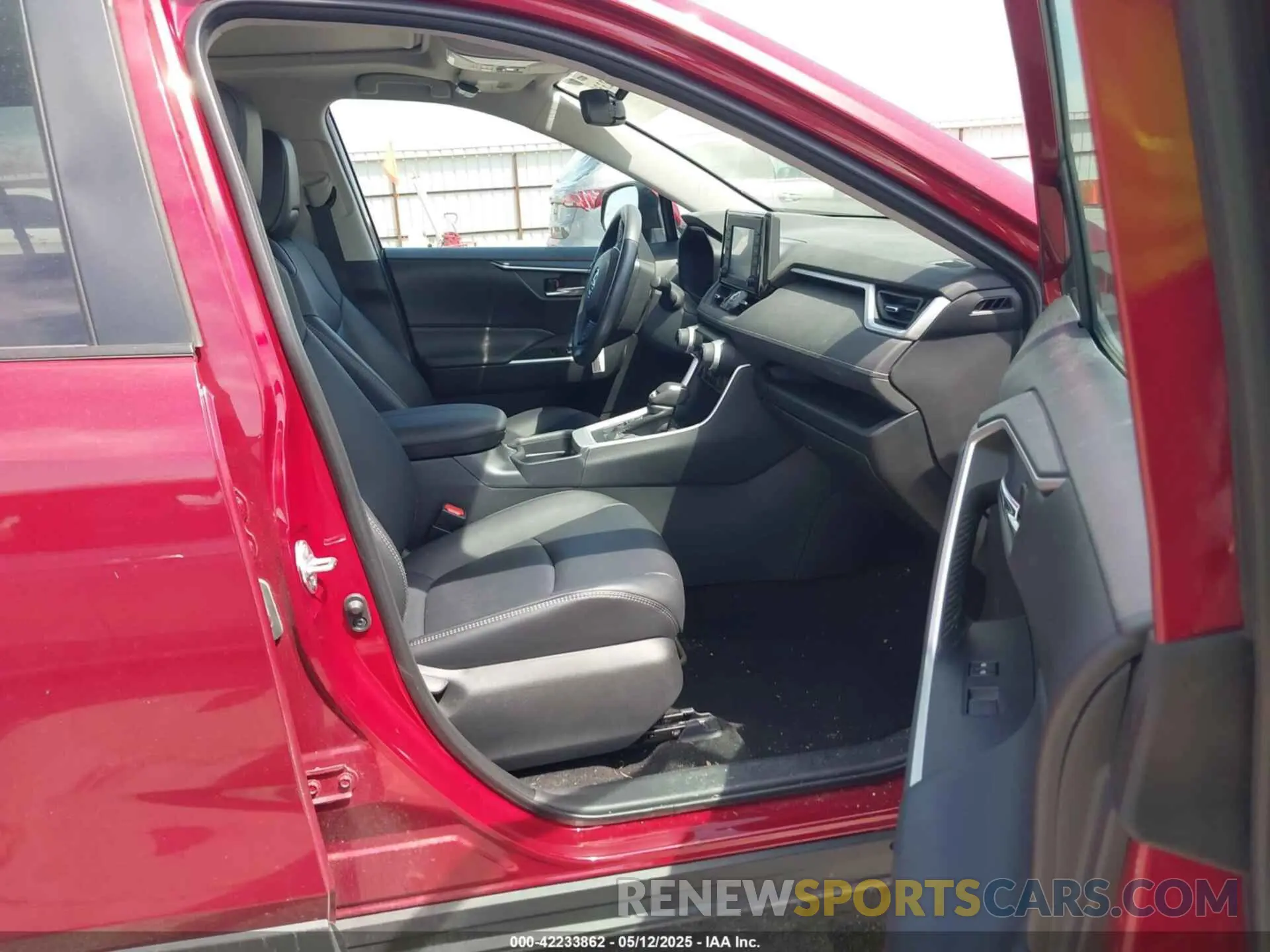 5 Фотография поврежденного автомобиля 2T3A1RFV8KW080641 TOYOTA RAV4 2019