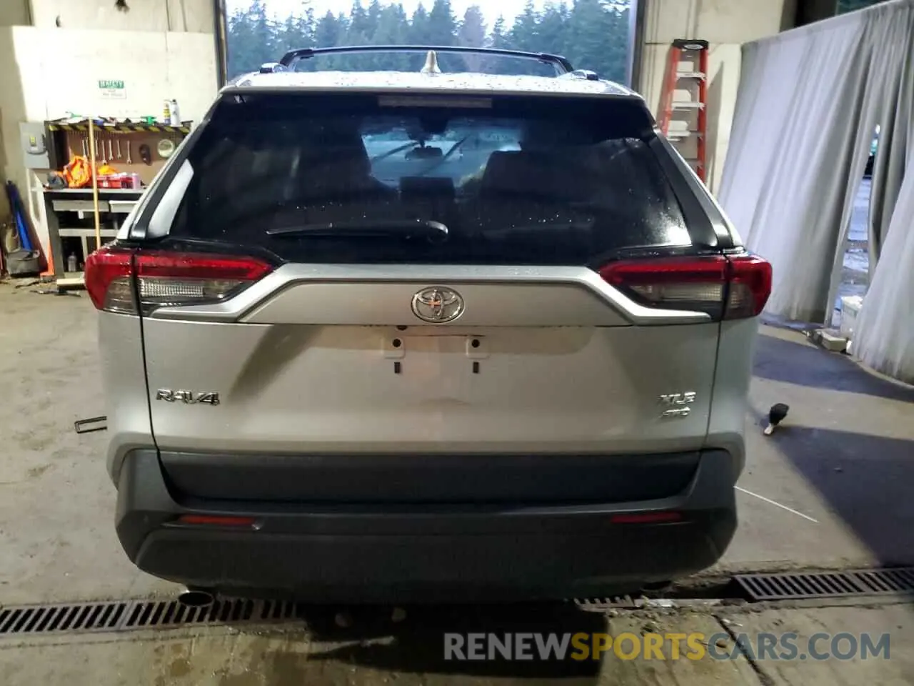 6 Photograph of a damaged car 2T3A1RFVXKC023326 TOYOTA RAV4 2019