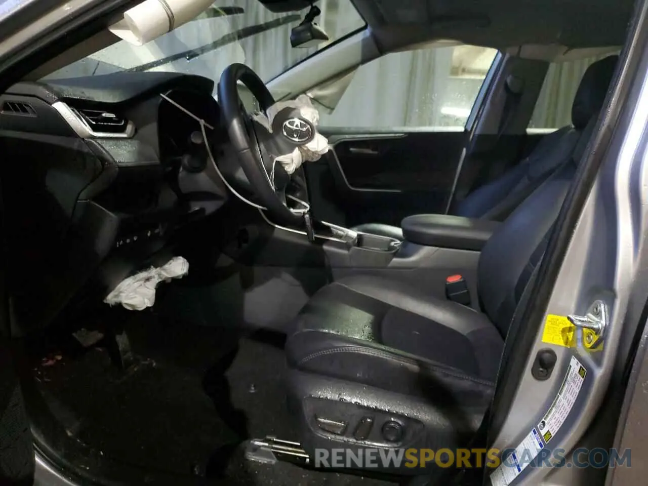 7 Photograph of a damaged car 2T3A1RFVXKC023326 TOYOTA RAV4 2019