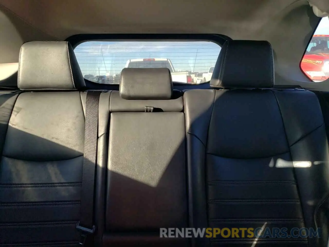 10 Photograph of a damaged car 2T3A1RFVXKC048551 TOYOTA RAV4 2019