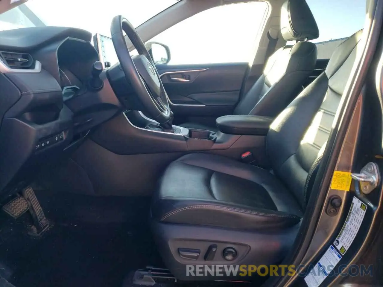 7 Photograph of a damaged car 2T3A1RFVXKC048551 TOYOTA RAV4 2019