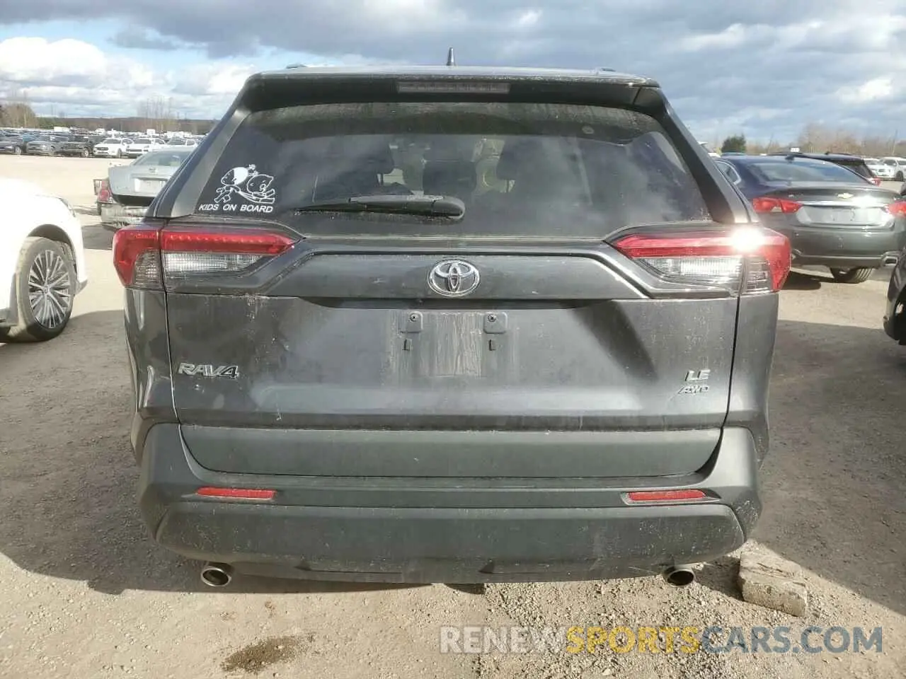 6 Photograph of a damaged car 2T3B1RFV0KW018655 TOYOTA RAV4 2019