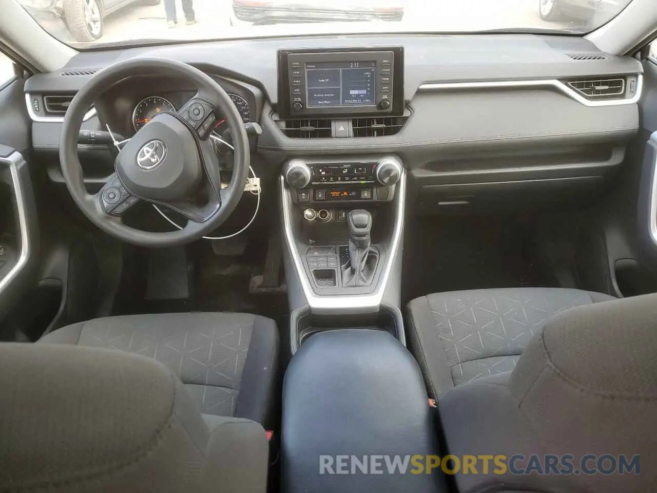 8 Photograph of a damaged car 2T3B1RFV0KW018655 TOYOTA RAV4 2019