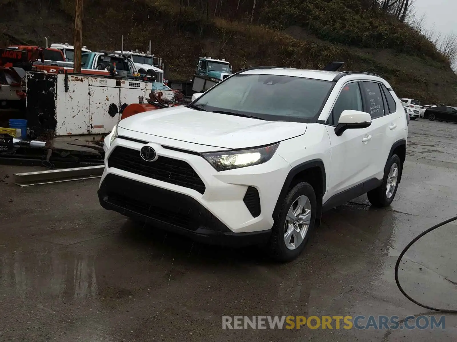 2 Photograph of a damaged car 2T3B1RFV2KW061247 TOYOTA RAV4 2019