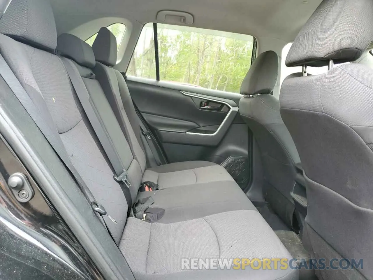 11 Photograph of a damaged car 2T3B1RFV4KW062707 TOYOTA RAV4 2019
