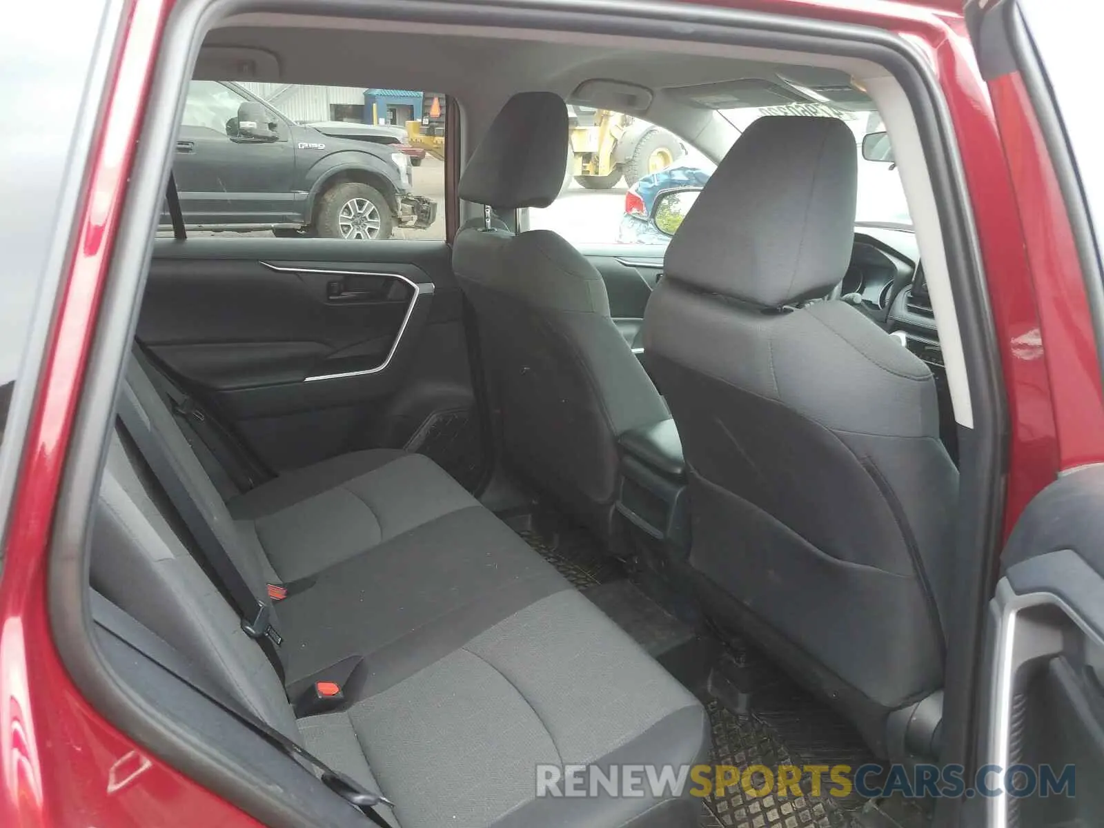 6 Photograph of a damaged car 2T3B1RFV6KW009829 TOYOTA RAV4 2019