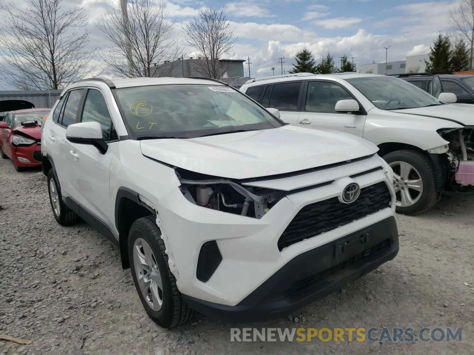 1 Photograph of a damaged car 2T3B1RFV6KW066273 TOYOTA RAV4 2019