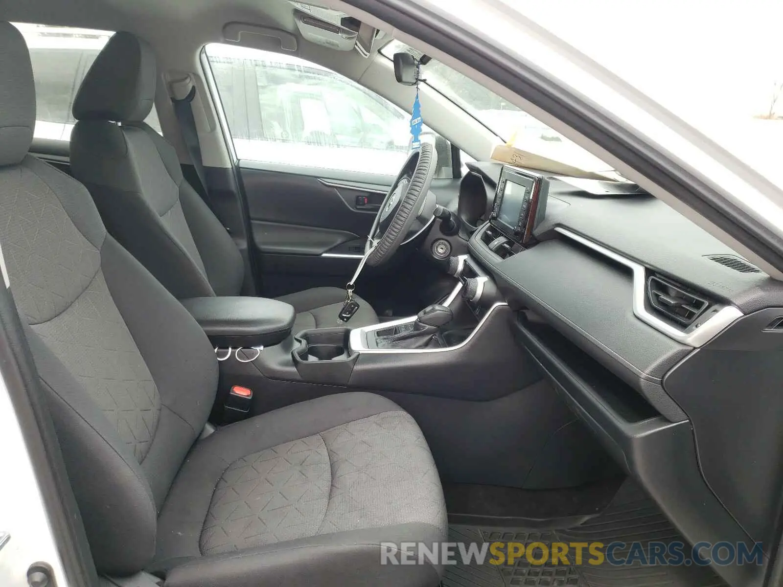 5 Photograph of a damaged car 2T3B1RFV6KW066273 TOYOTA RAV4 2019