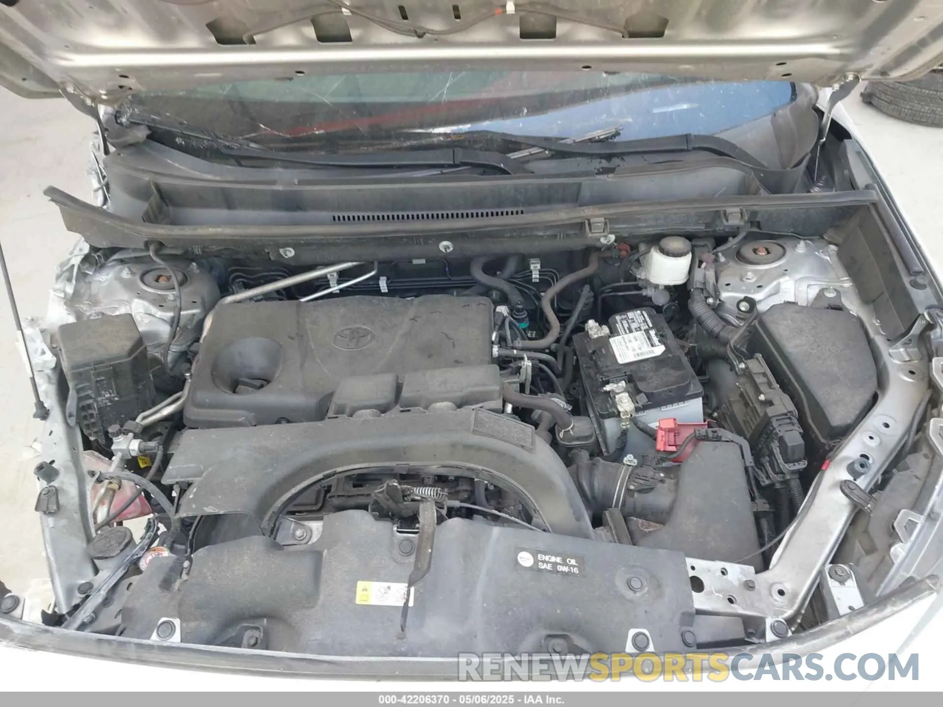 10 Photograph of a damaged car 2T3C1RFV0KW034830 TOYOTA RAV4 2019
