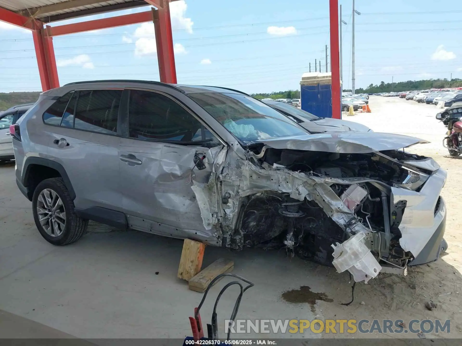 14 Photograph of a damaged car 2T3C1RFV0KW034830 TOYOTA RAV4 2019