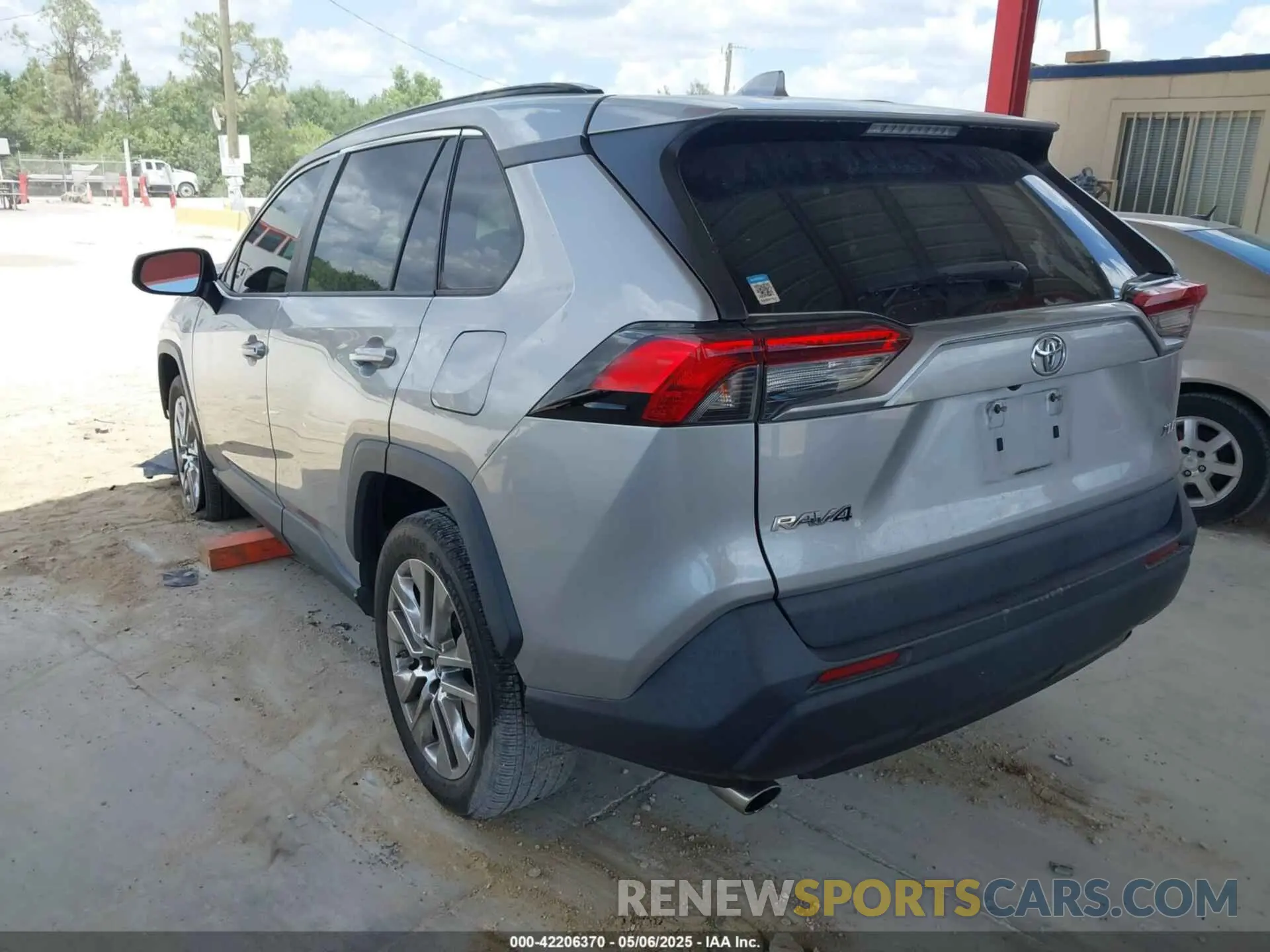 3 Photograph of a damaged car 2T3C1RFV0KW034830 TOYOTA RAV4 2019