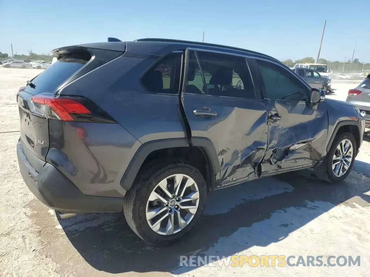 3 Фотография поврежденного автомобиля 2T3C1RFV0KW051305 TOYOTA RAV4 2019