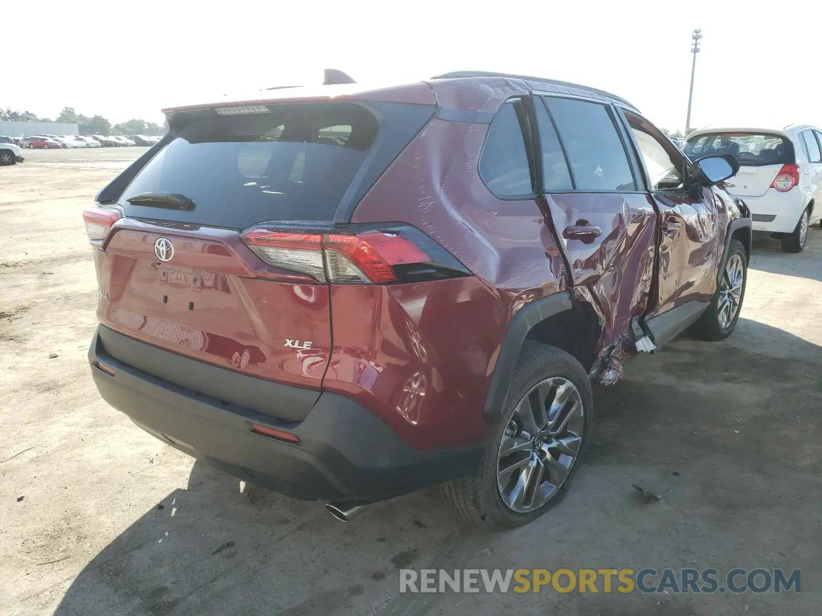 4 Photograph of a damaged car 2T3C1RFV1KW045769 TOYOTA RAV4 2019