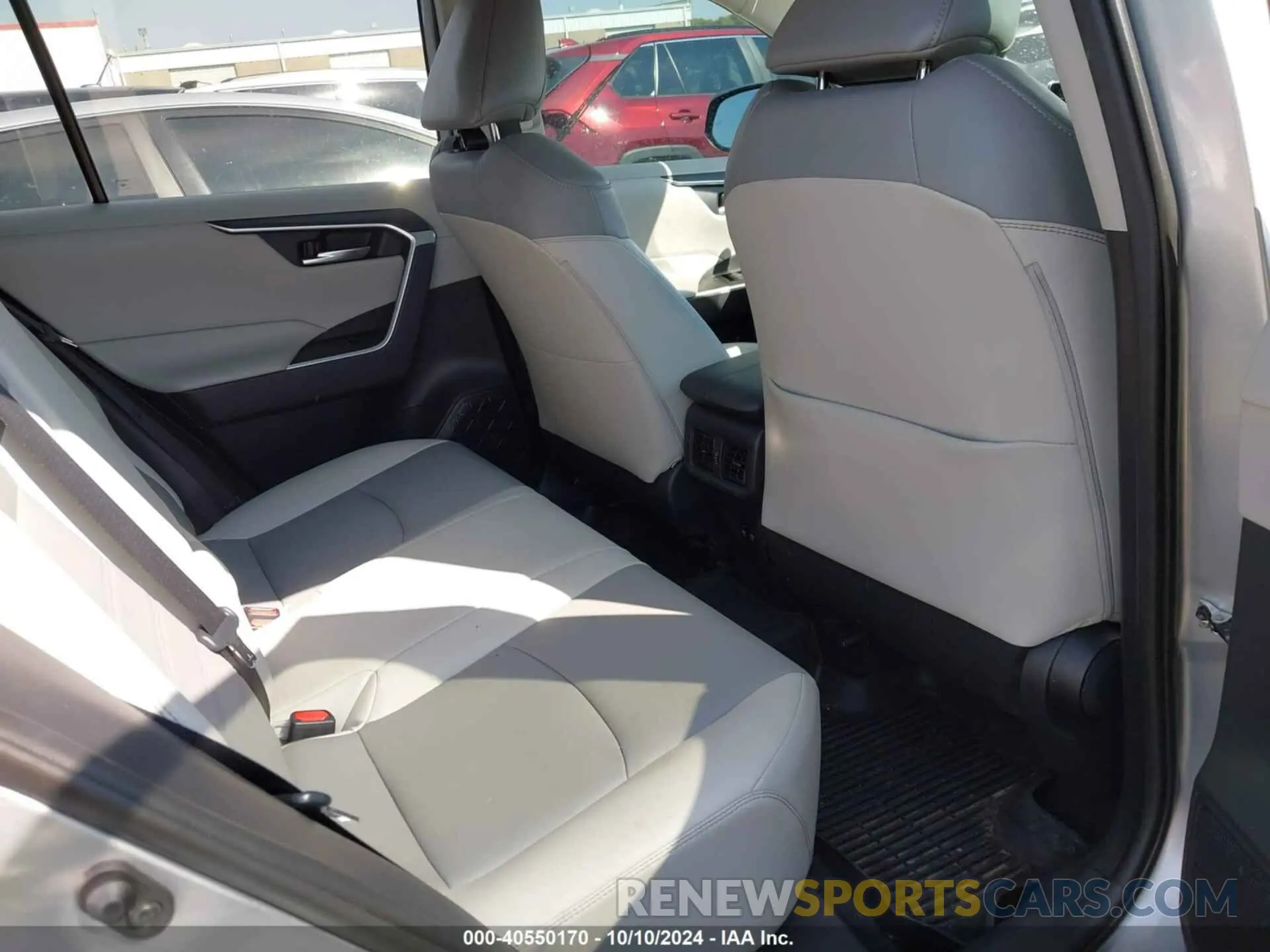 8 Photograph of a damaged car 2T3C1RFV2KC009123 TOYOTA RAV4 2019