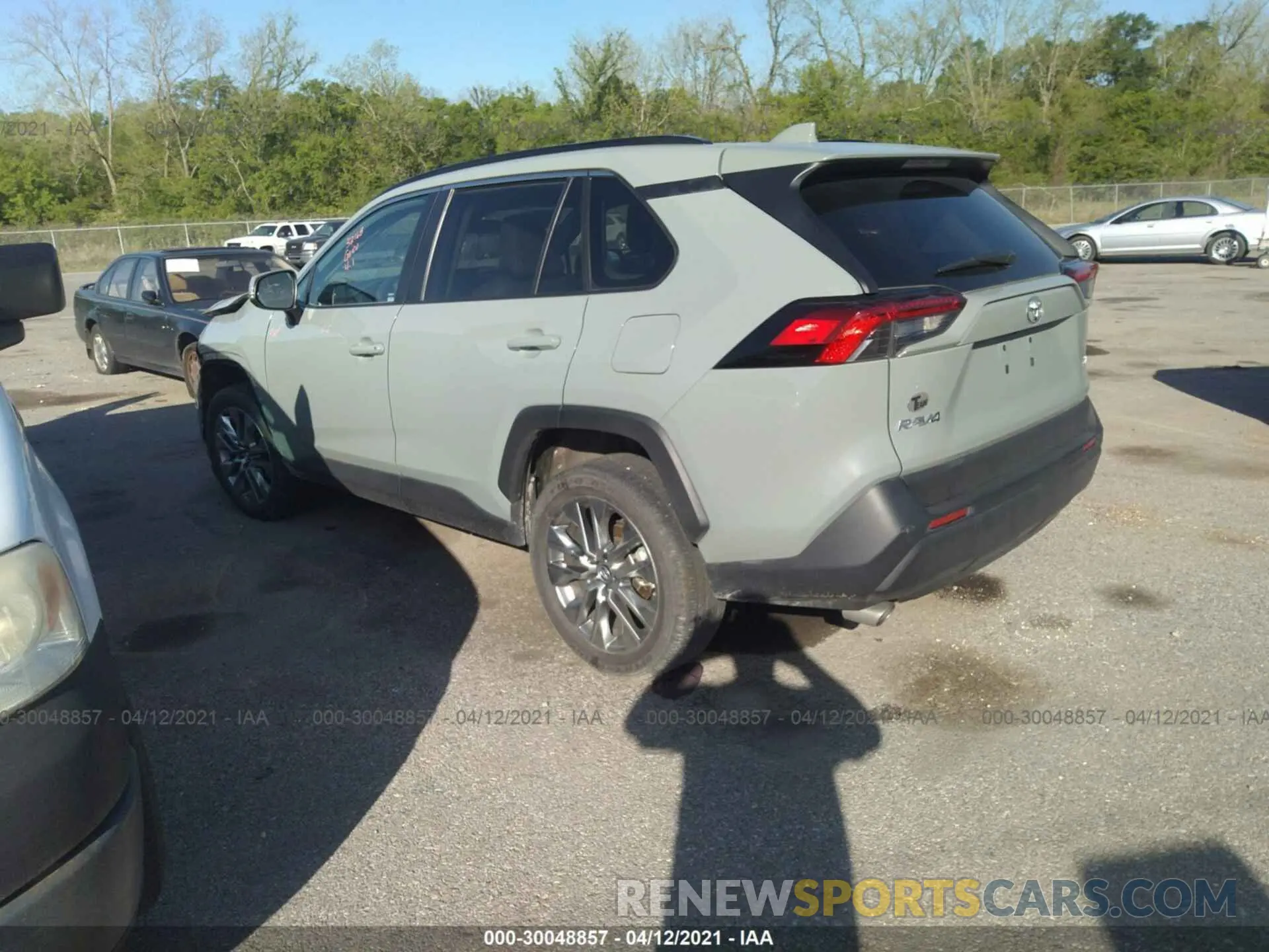 3 Photograph of a damaged car 2T3C1RFV2KC025919 TOYOTA RAV4 2019