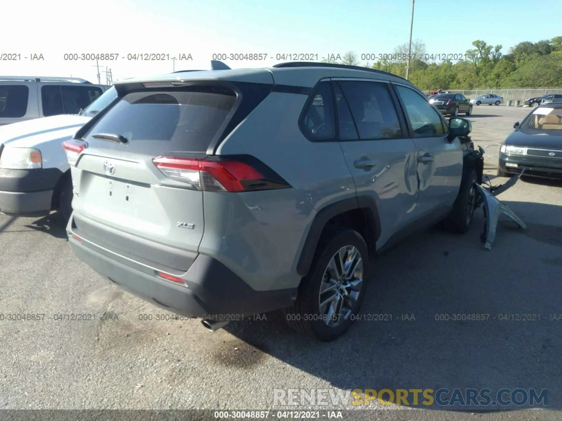 4 Photograph of a damaged car 2T3C1RFV2KC025919 TOYOTA RAV4 2019