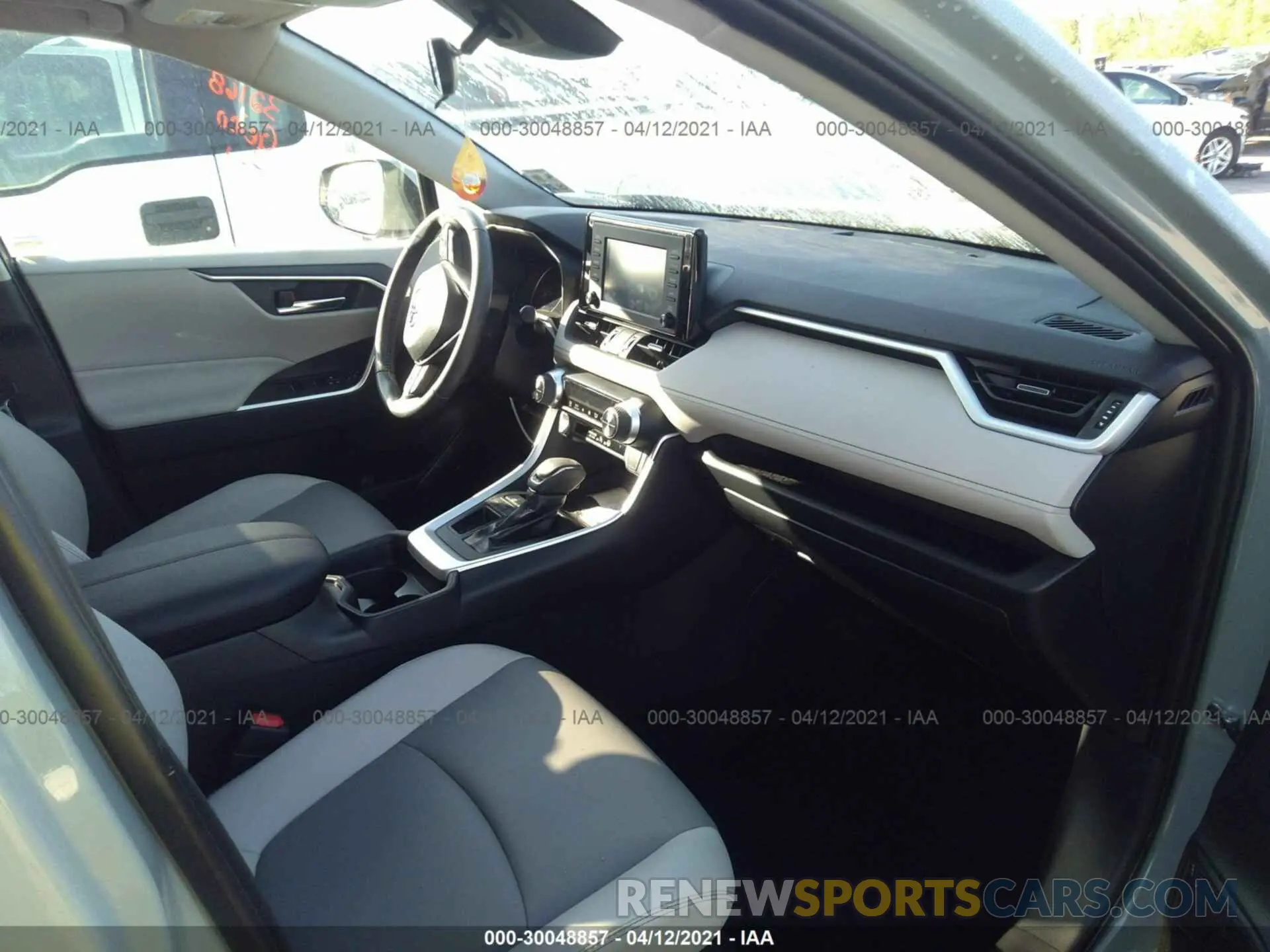 5 Photograph of a damaged car 2T3C1RFV2KC025919 TOYOTA RAV4 2019
