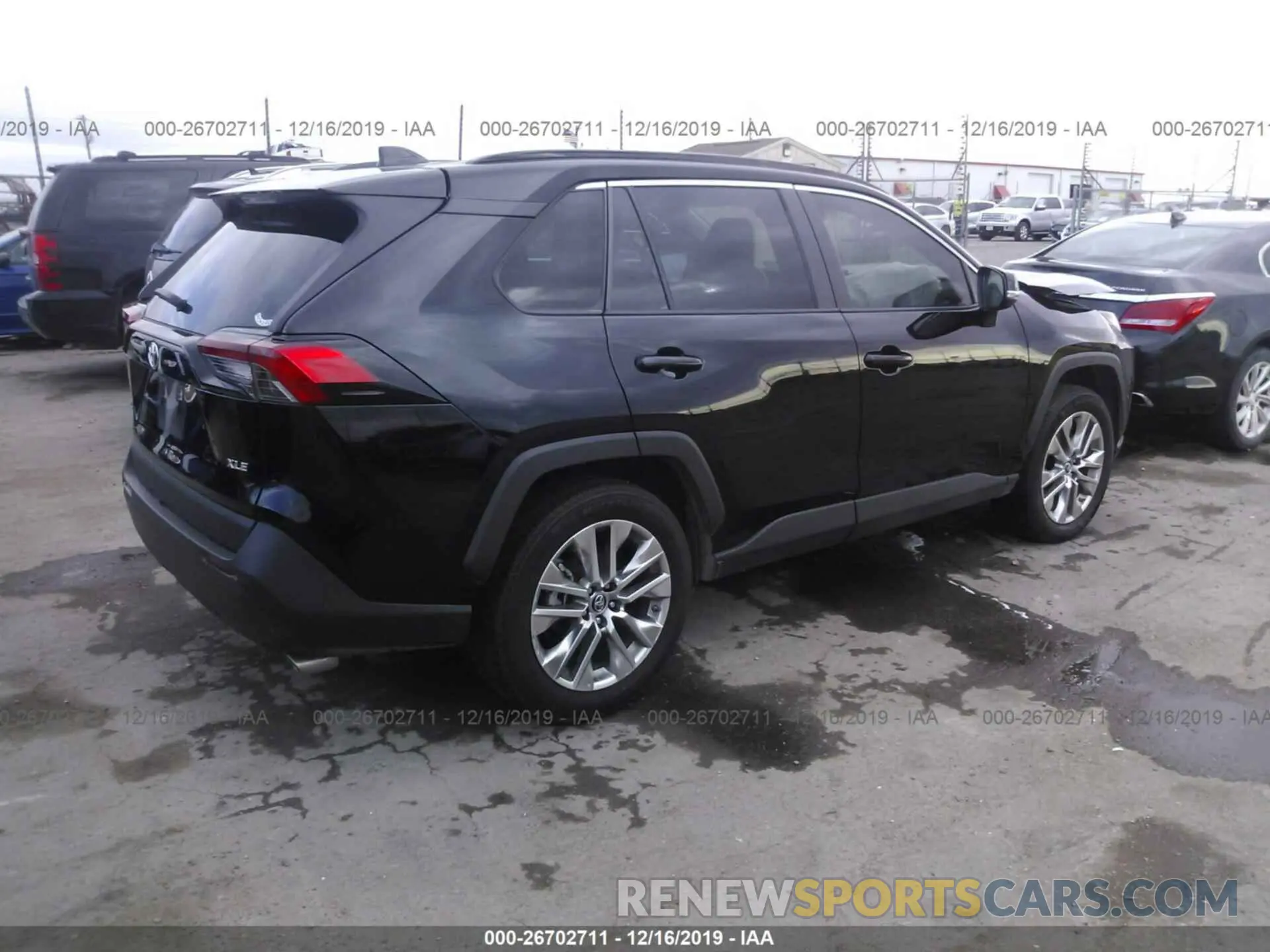 4 Photograph of a damaged car 2T3C1RFV2KW011775 TOYOTA RAV4 2019
