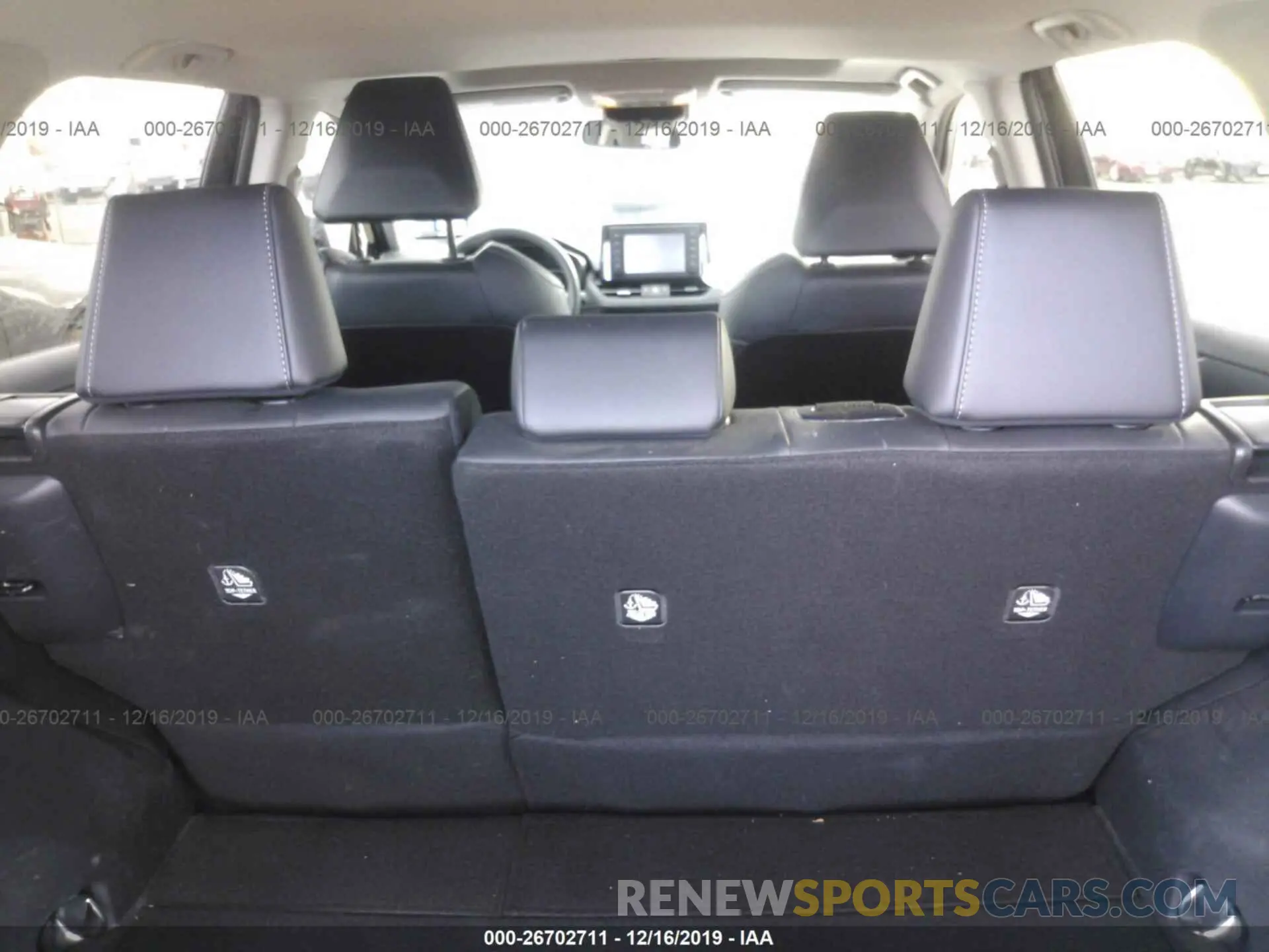 8 Photograph of a damaged car 2T3C1RFV2KW011775 TOYOTA RAV4 2019