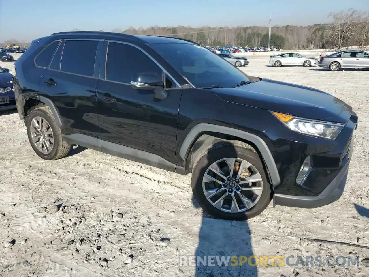 4 Photograph of a damaged car 2T3C1RFV3KW013759 TOYOTA RAV4 2019