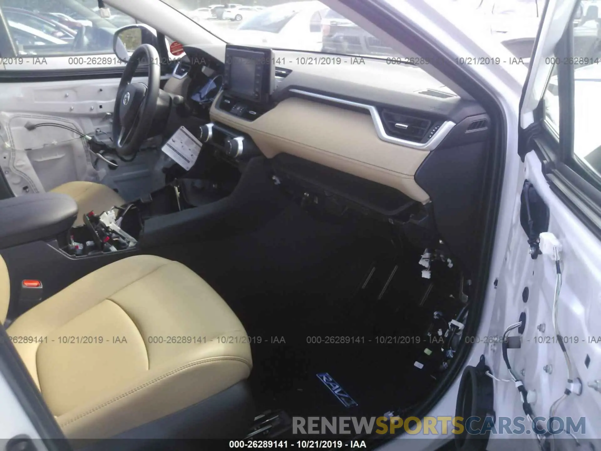 5 Photograph of a damaged car 2T3C1RFV3KW025880 TOYOTA RAV4 2019