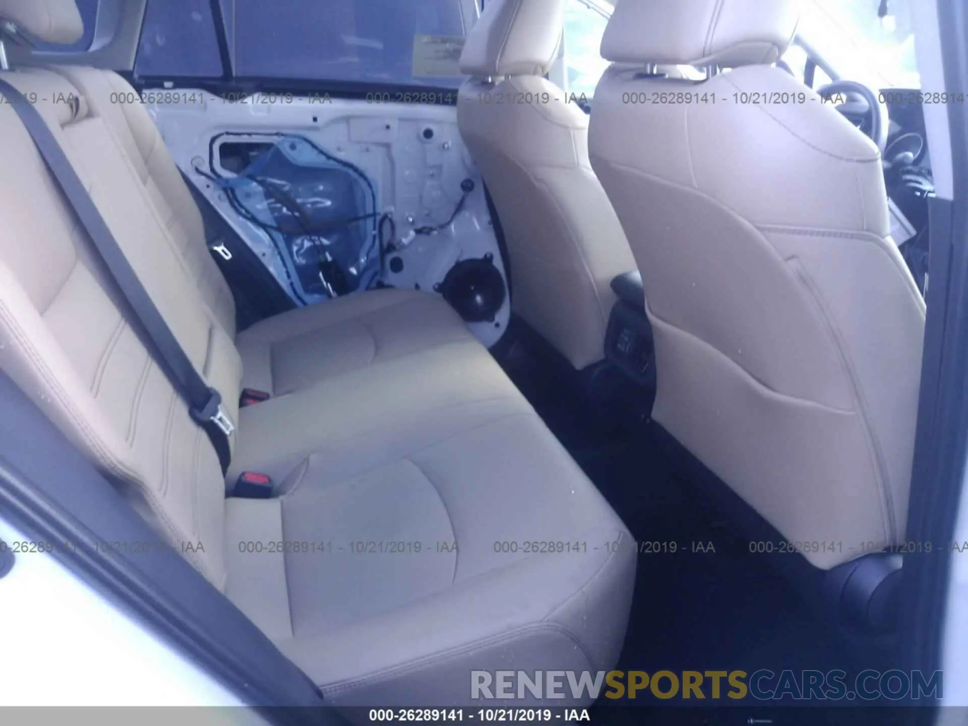 8 Photograph of a damaged car 2T3C1RFV3KW025880 TOYOTA RAV4 2019