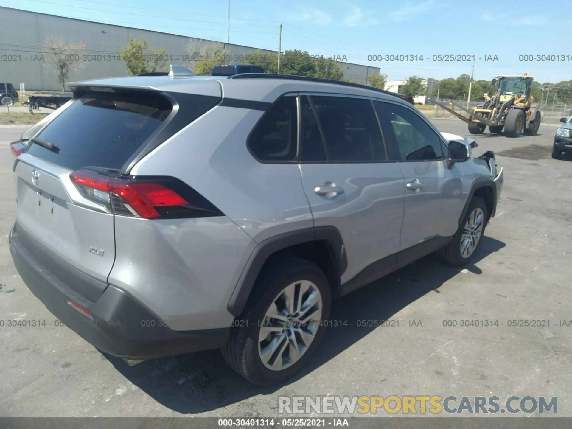 4 Photograph of a damaged car 2T3C1RFV3KW026320 TOYOTA RAV4 2019