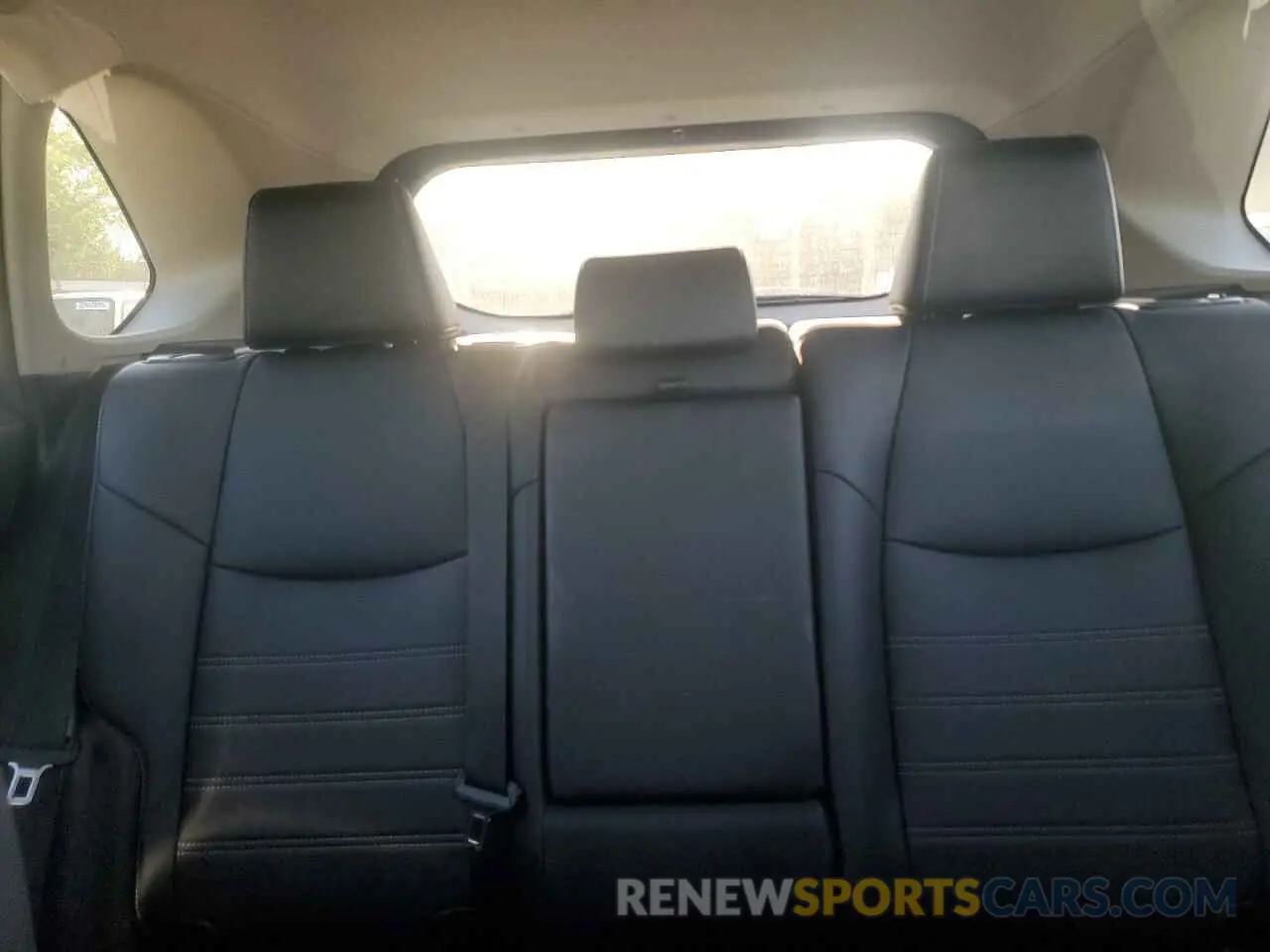 10 Photograph of a damaged car 2T3C1RFV4KC006949 TOYOTA RAV4 2019