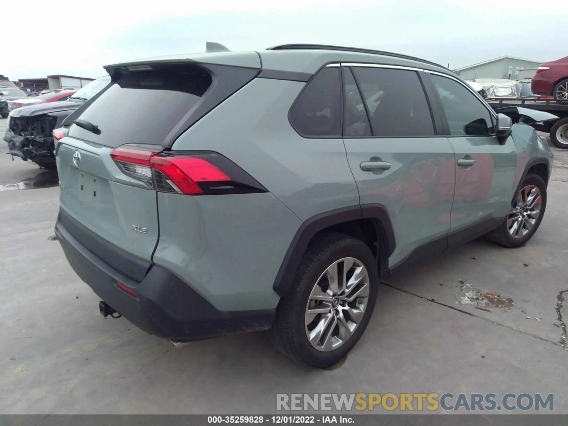4 Photograph of a damaged car 2T3C1RFV4KC028532 TOYOTA RAV4 2019