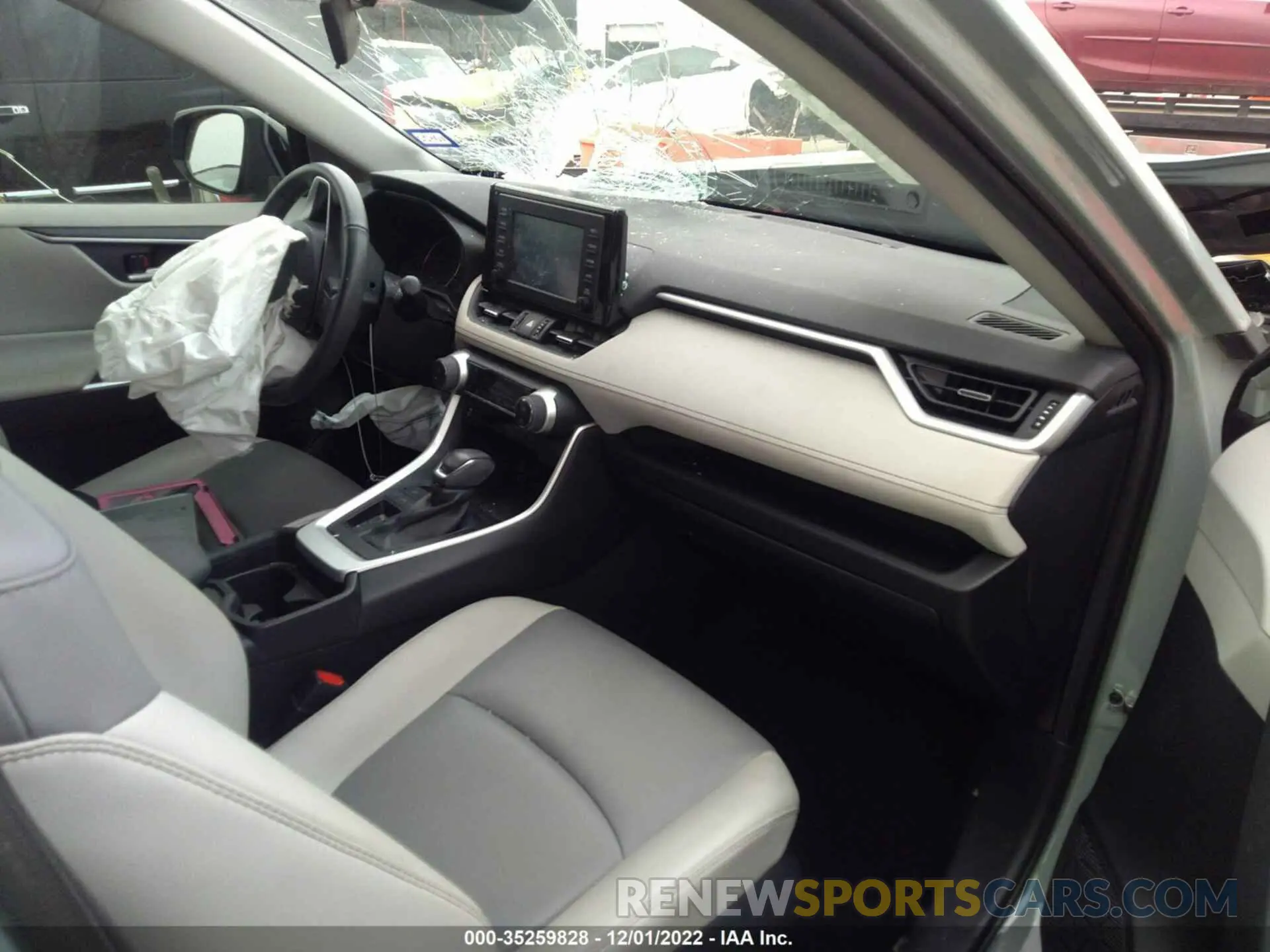 5 Photograph of a damaged car 2T3C1RFV4KC028532 TOYOTA RAV4 2019