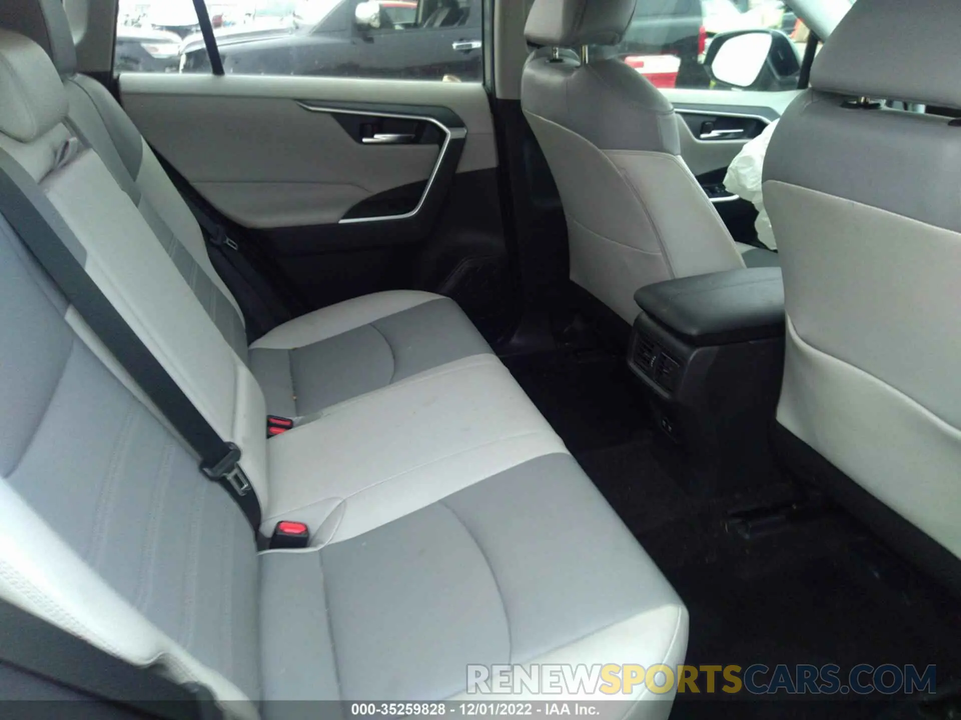8 Photograph of a damaged car 2T3C1RFV4KC028532 TOYOTA RAV4 2019